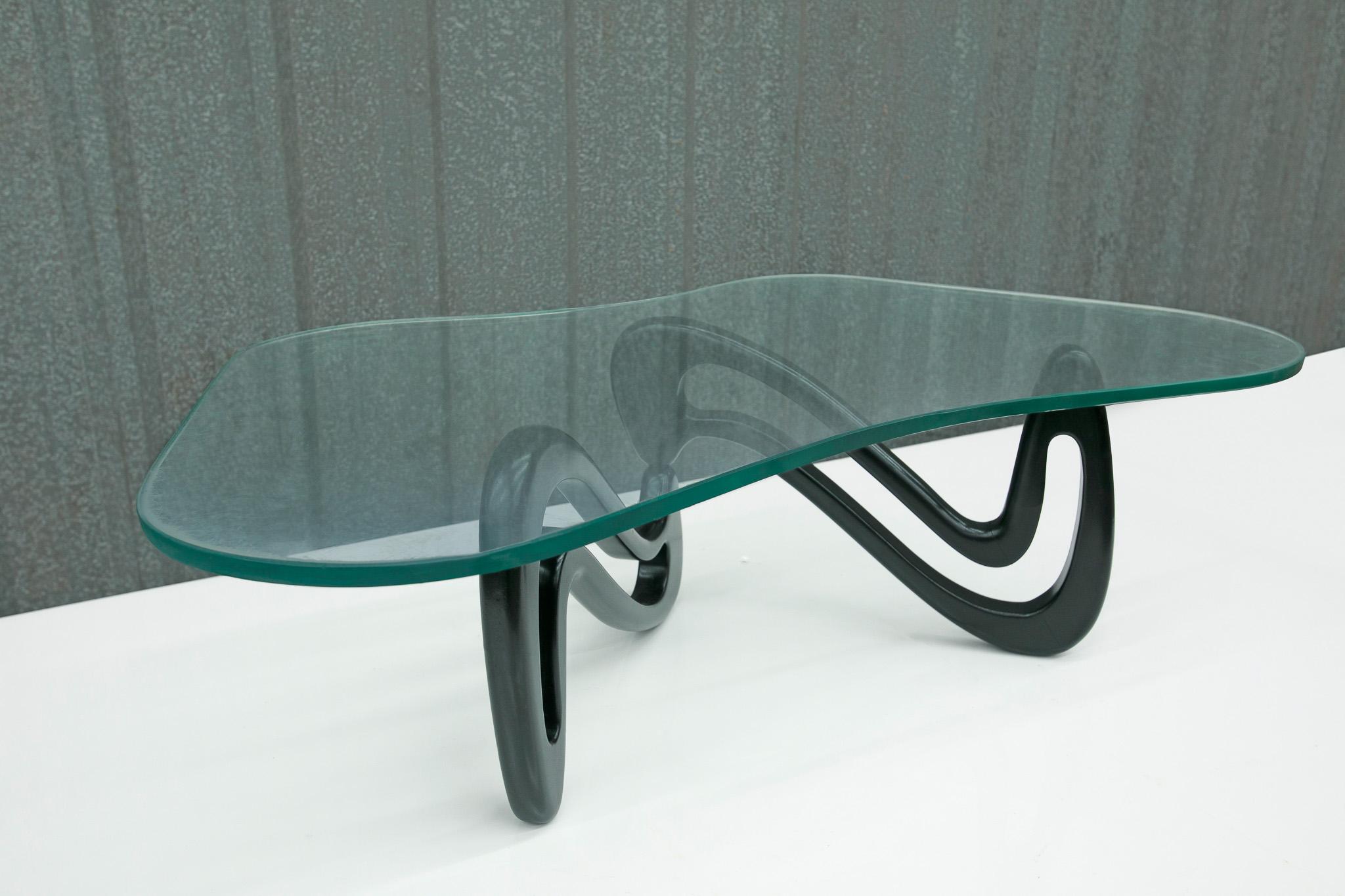 Brazilian Modern Coffee Table Acqua in Ebony Wood & Glass by G.Scapinelli, 1950s For Sale 2