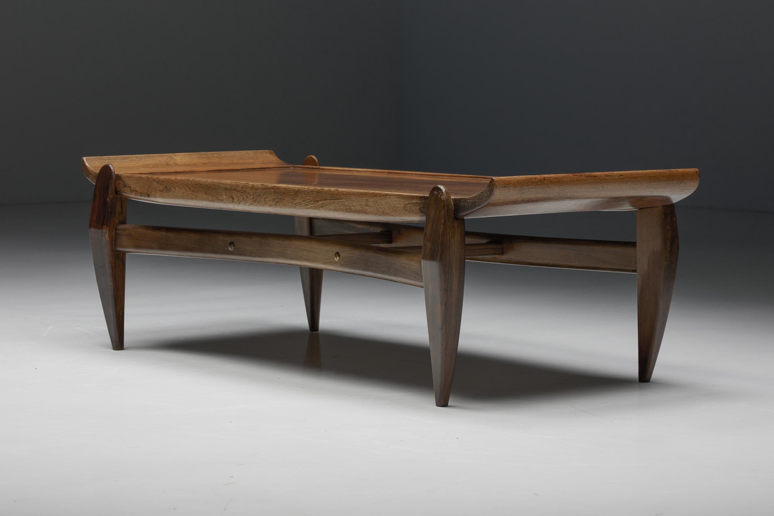 Bois Table basse moderne brésilienne de Jean Gillon, années 1960 en vente