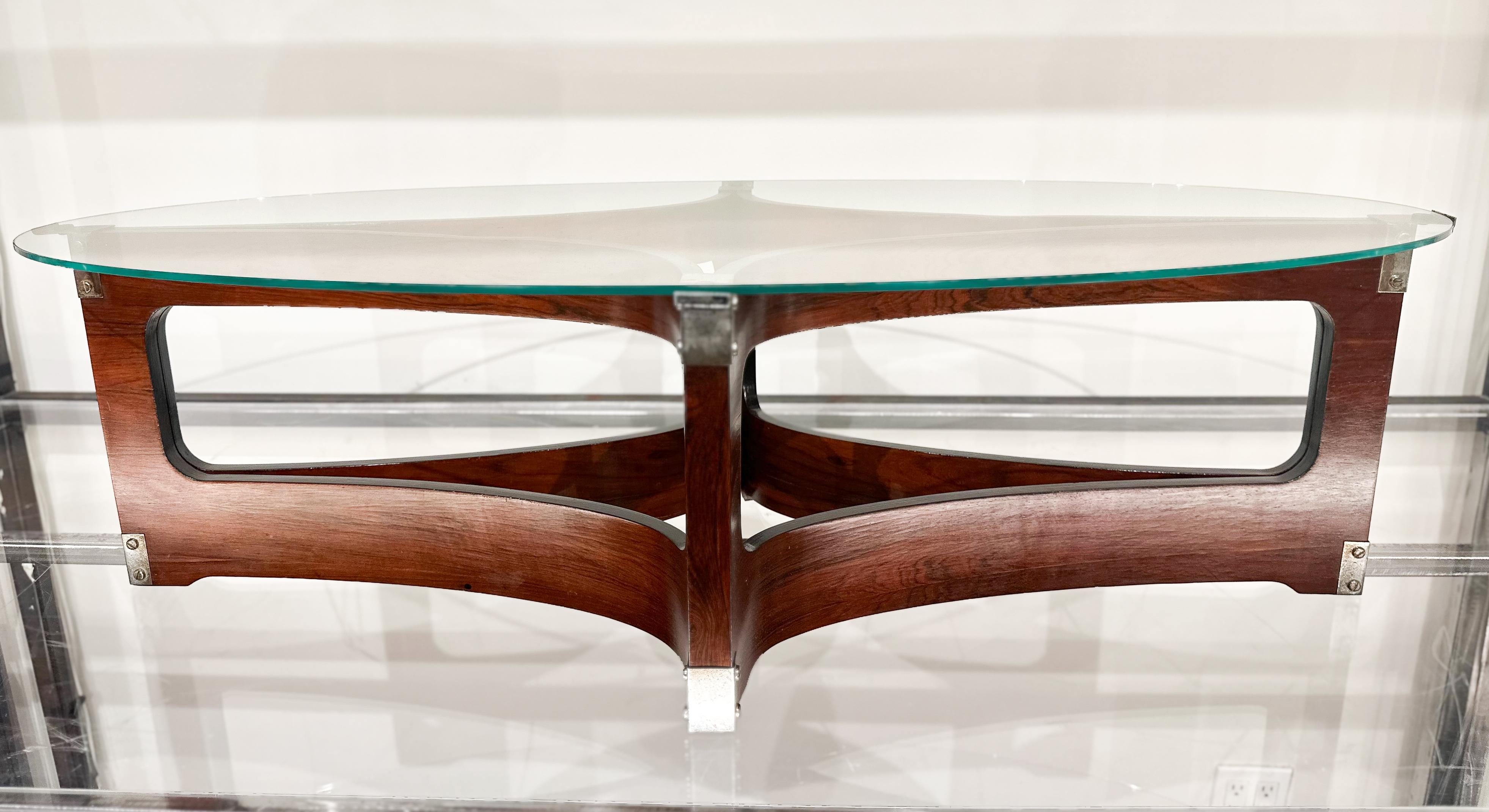 Brazilian Modern Coffee Table in Bent Wood & Glass, Novo Rumo, Brazil, c. 1960s For Sale 3