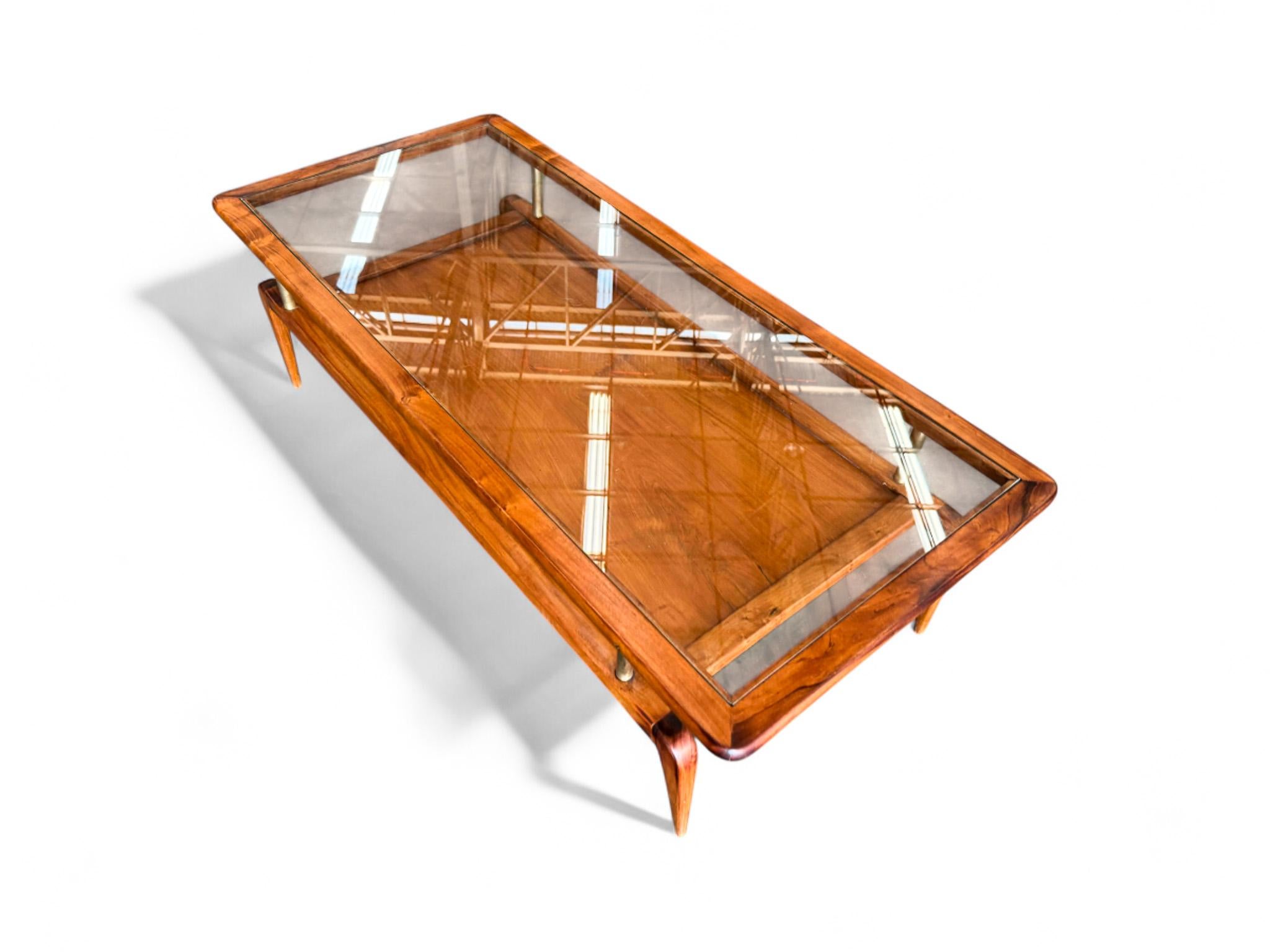Table basse moderne brésilienne en Caviuna et verre, Giuseppe Scapinelli, c.1950s en vente 6