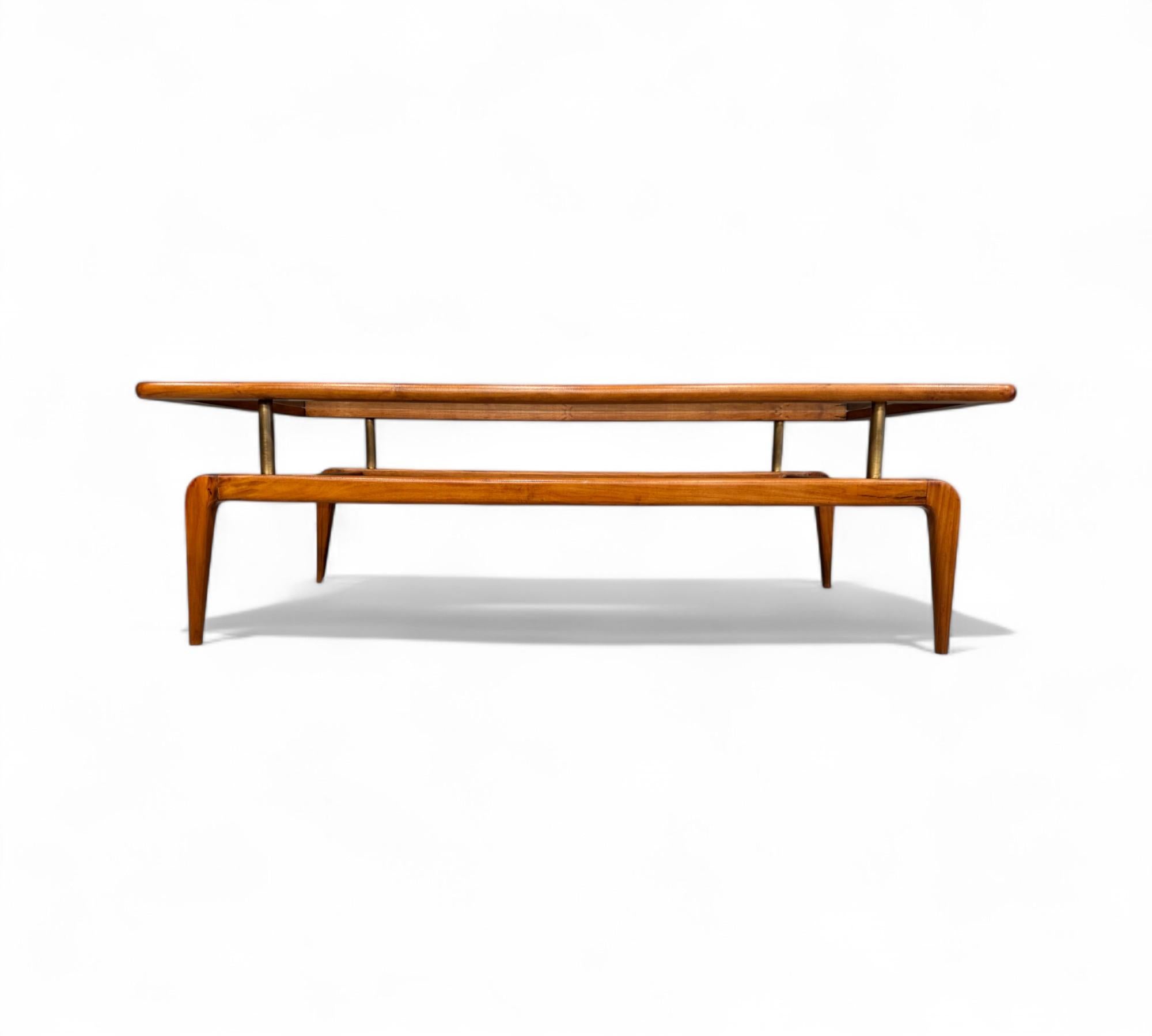 Mesa de centro moderna brasileña en caviuna y cristal, Giuseppe Scapinelli, c. 1950 en Bueno estado para la venta en New York, NY