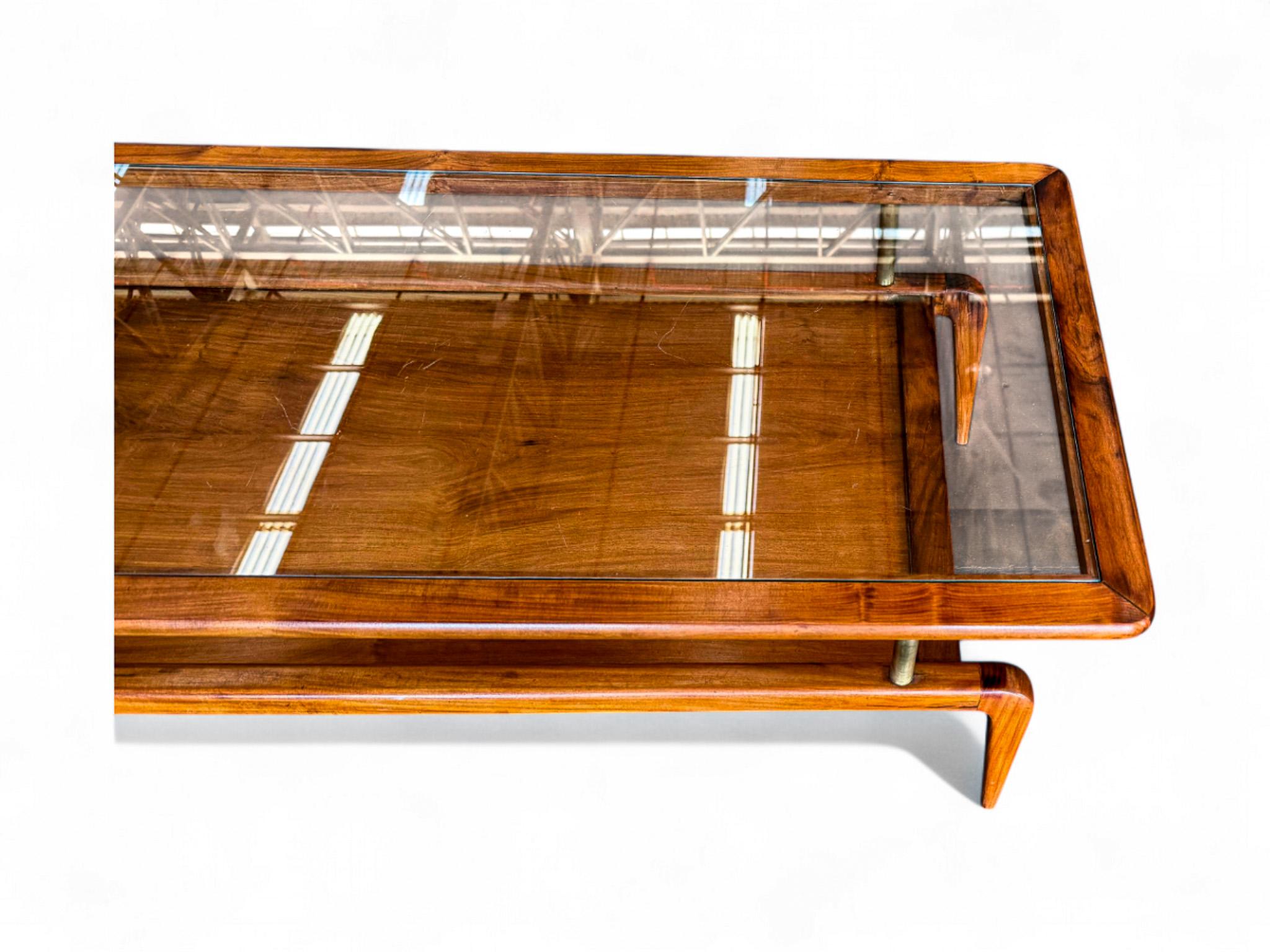 Table basse moderne brésilienne en Caviuna et verre, Giuseppe Scapinelli, c.1950s en vente 1