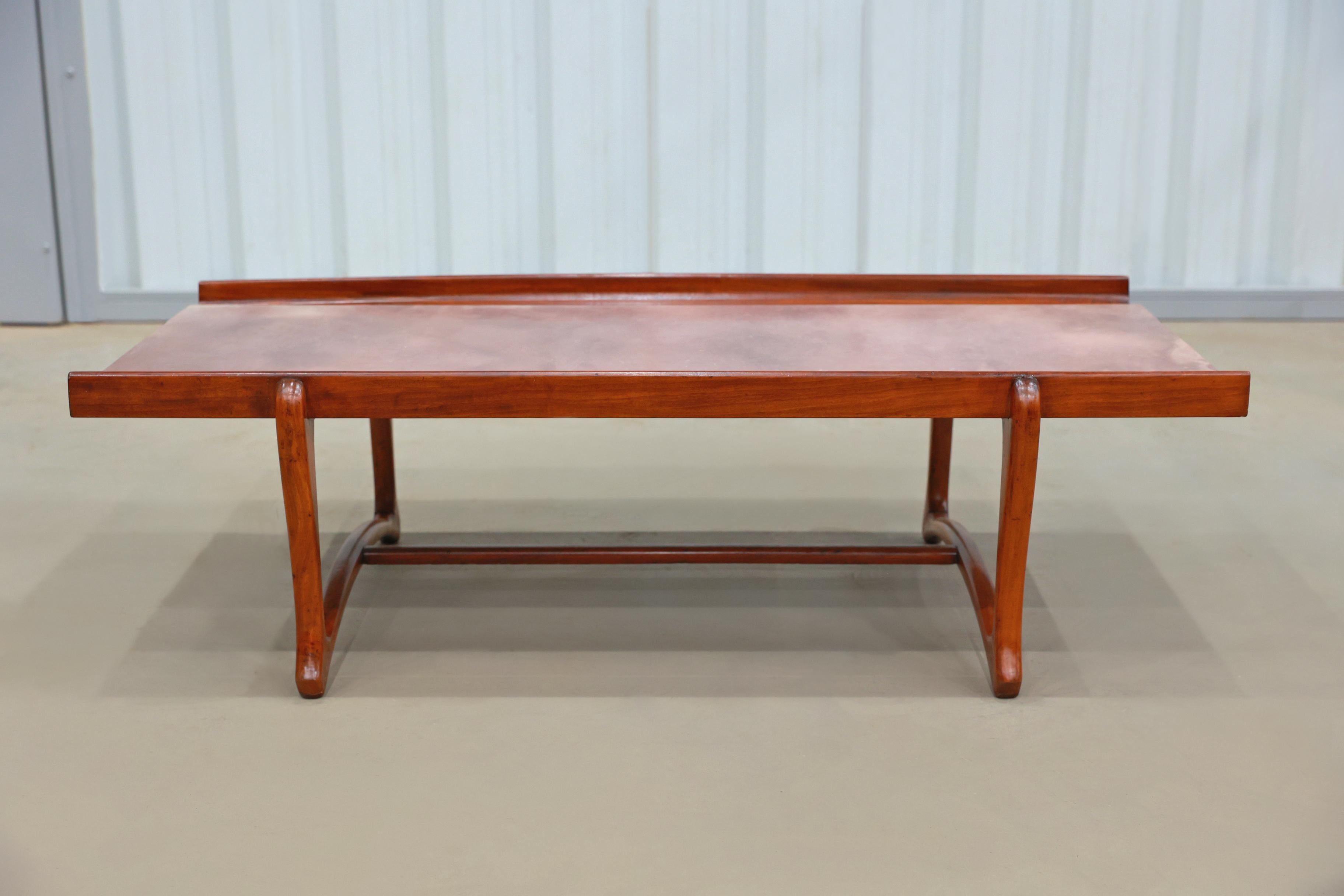 Hand-Crafted Brazilian Modern Coffee table in Caviuna & Marble, Giuseppe Scapinelli, c. 1950 For Sale