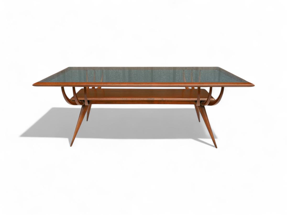 Travail du bois Table basse moderne brésilienne en bois dur et verre par Giuseppe Scapinelli, années 1950 en vente