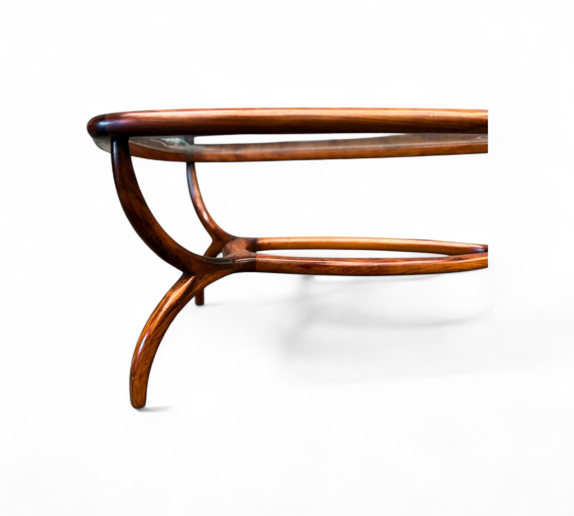 Table basse moderne brésilienne en bois dur et verre, Giuseppe Scapinelli, années 1950 en vente 5