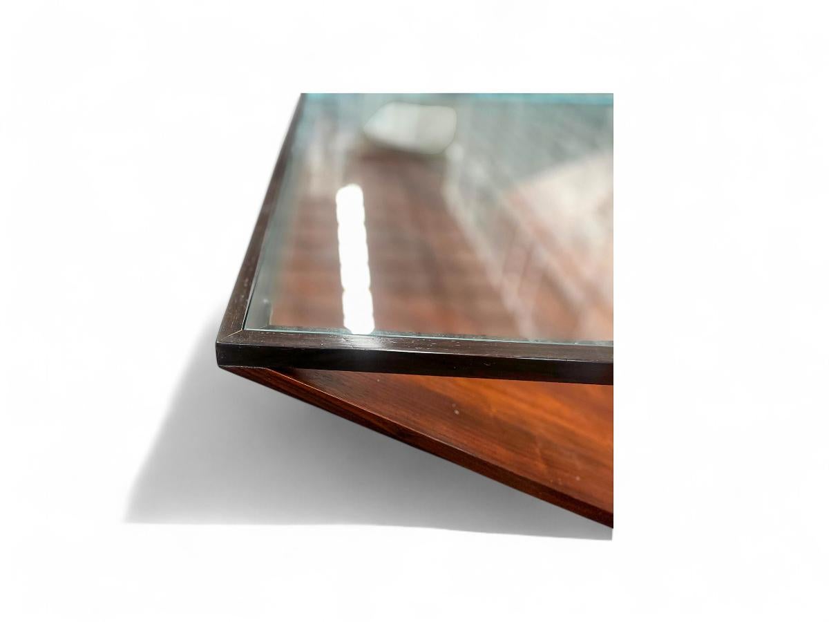 Table basse moderne brésilienne en bois dur, verre et métal, Unknown, années 1960 en vente 2