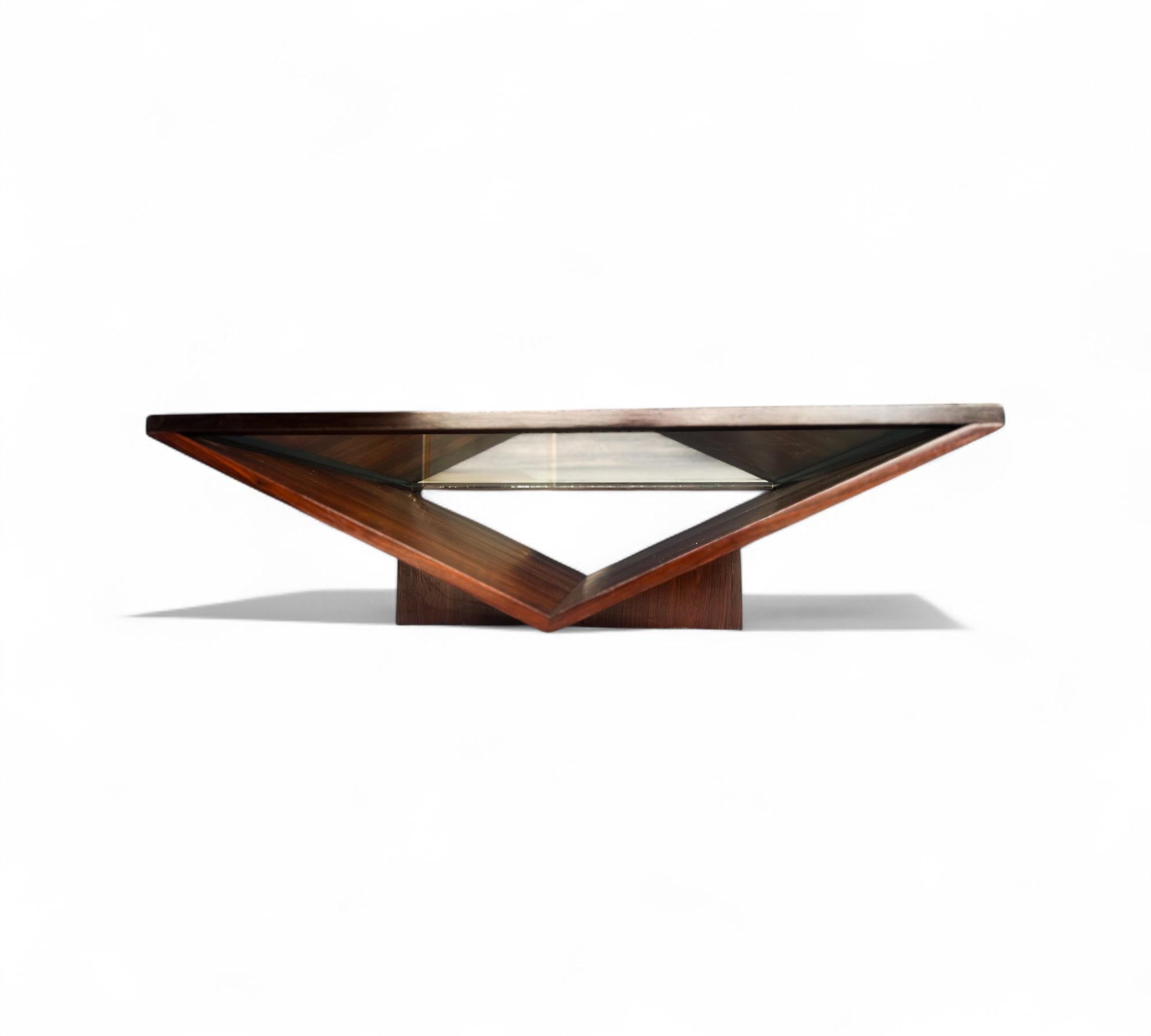 Métal Table basse moderne brésilienne en bois dur, verre et métal, Unknown, années 1960 en vente