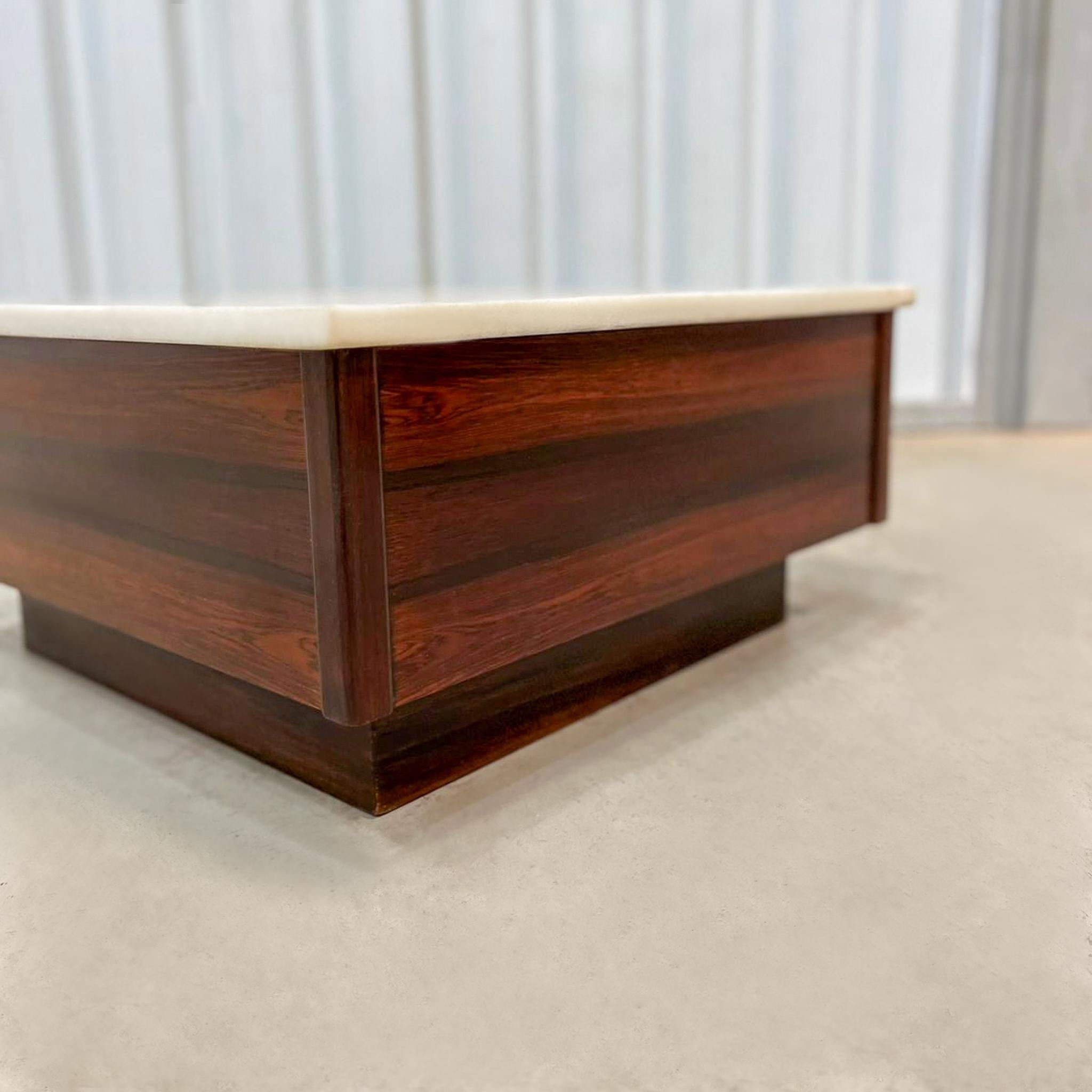 Brazilian Modern Coffee Table in Hardwood & Marble Top, Unknown, c. 1960 For Sale 2