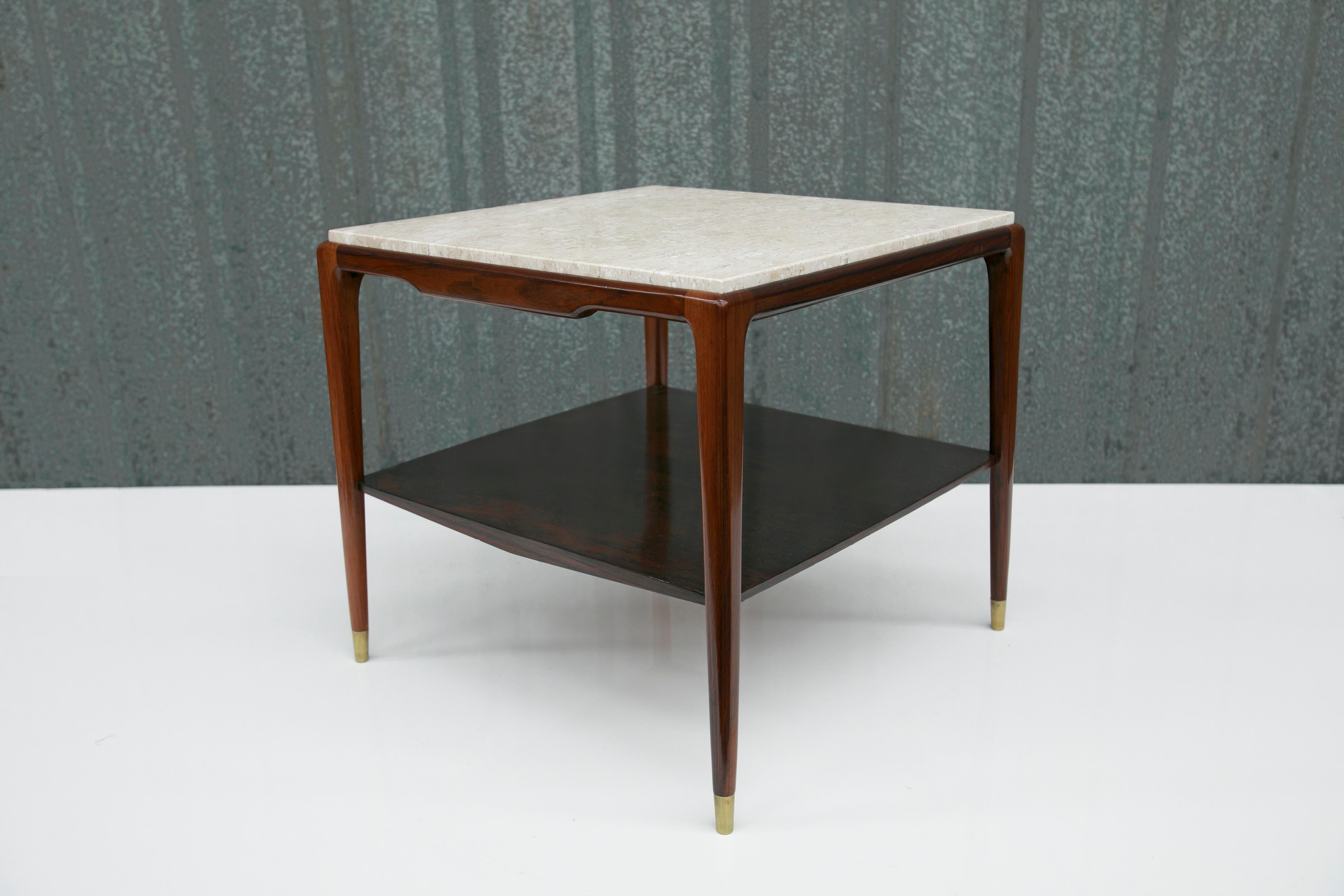 Mid-Century Modern Table basse moderne brésilienne en bois dur et travertin, G. Scapinelli, Brésil en vente
