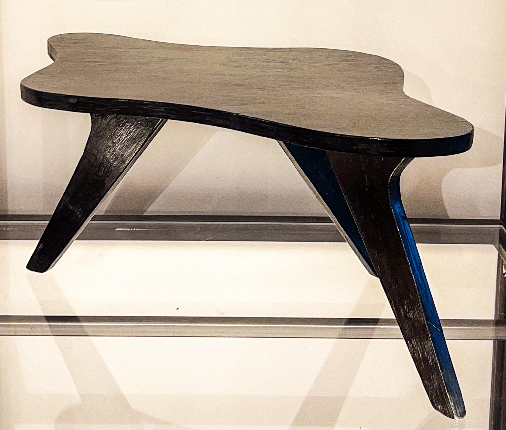 Brazilian Modern Coffee Table in Wood & Black, Zanine Caldas, 1950s, Brazil For Sale 6