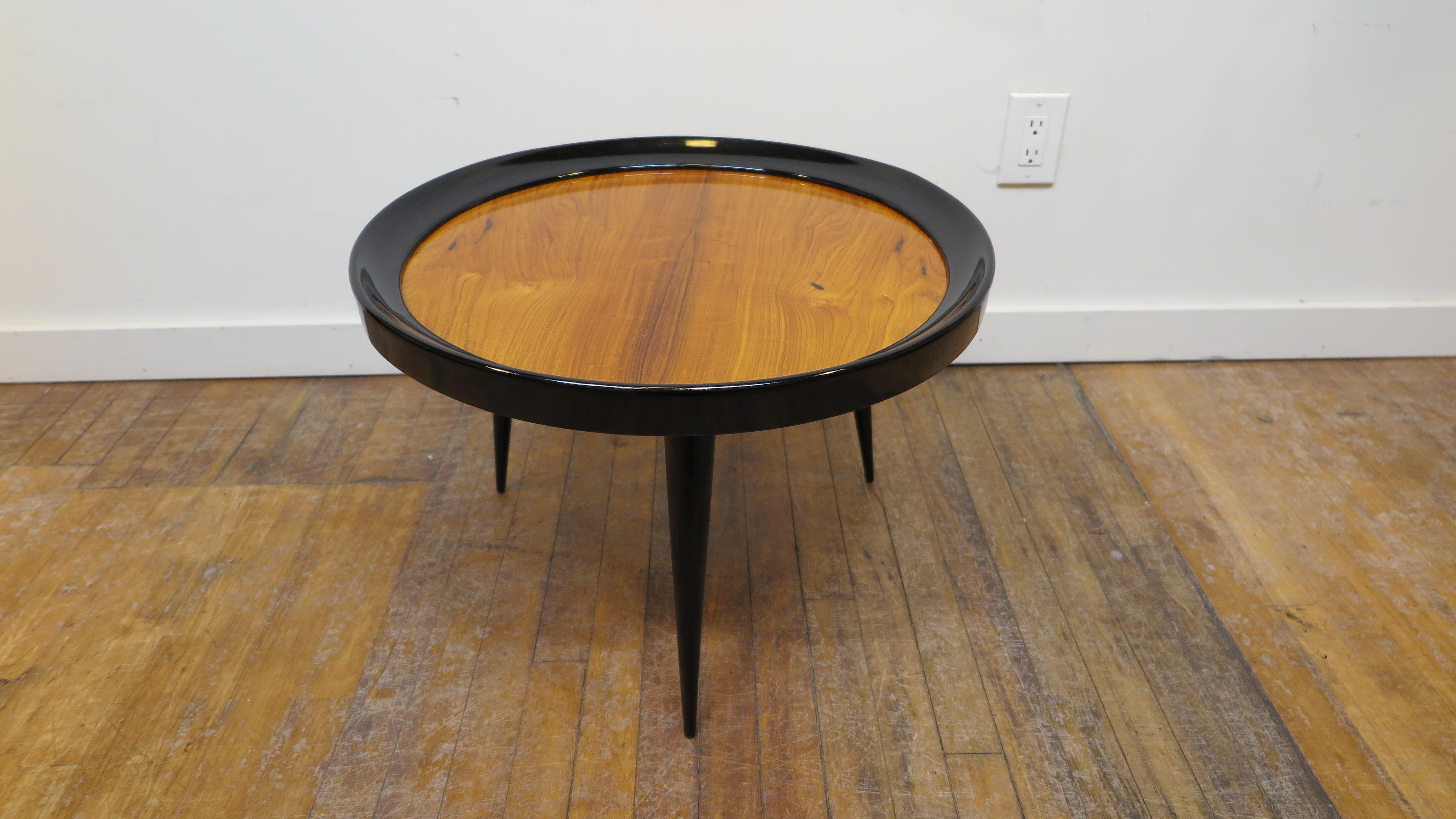 Brazilian modern coffee table side table, Martin Eisler 1913-1977. This table has been carefully restored keeping the color original enhanced by hand polishing. In very good condition. Original labels intact. Early 1950s Brazil Sao Paulo, Móveis E
