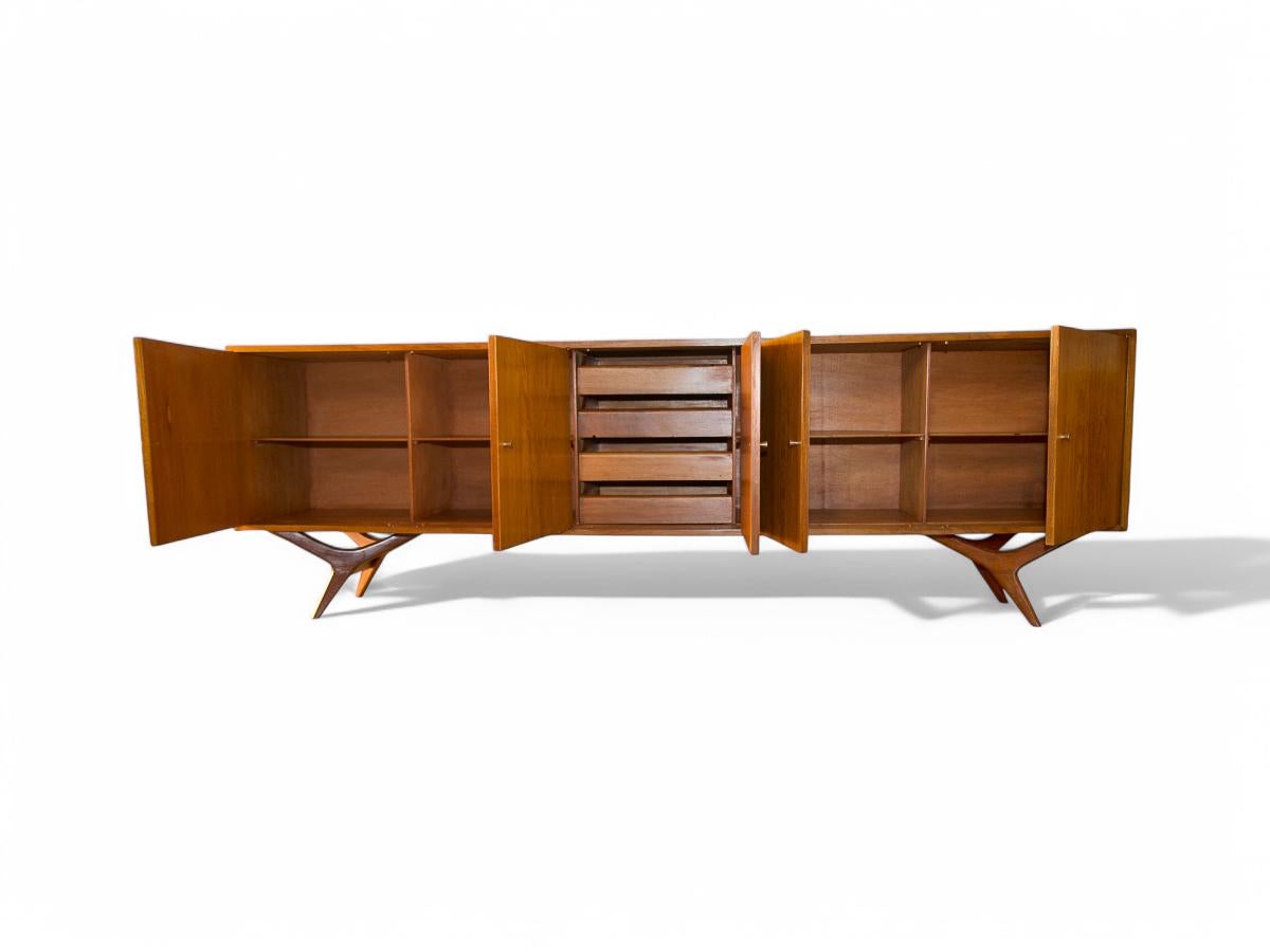 Brasilianische moderne Credenza aus Caviuna-Hartholz von Forma Moveis, 1960er Jahre, Brasilien (Holzarbeit) im Angebot
