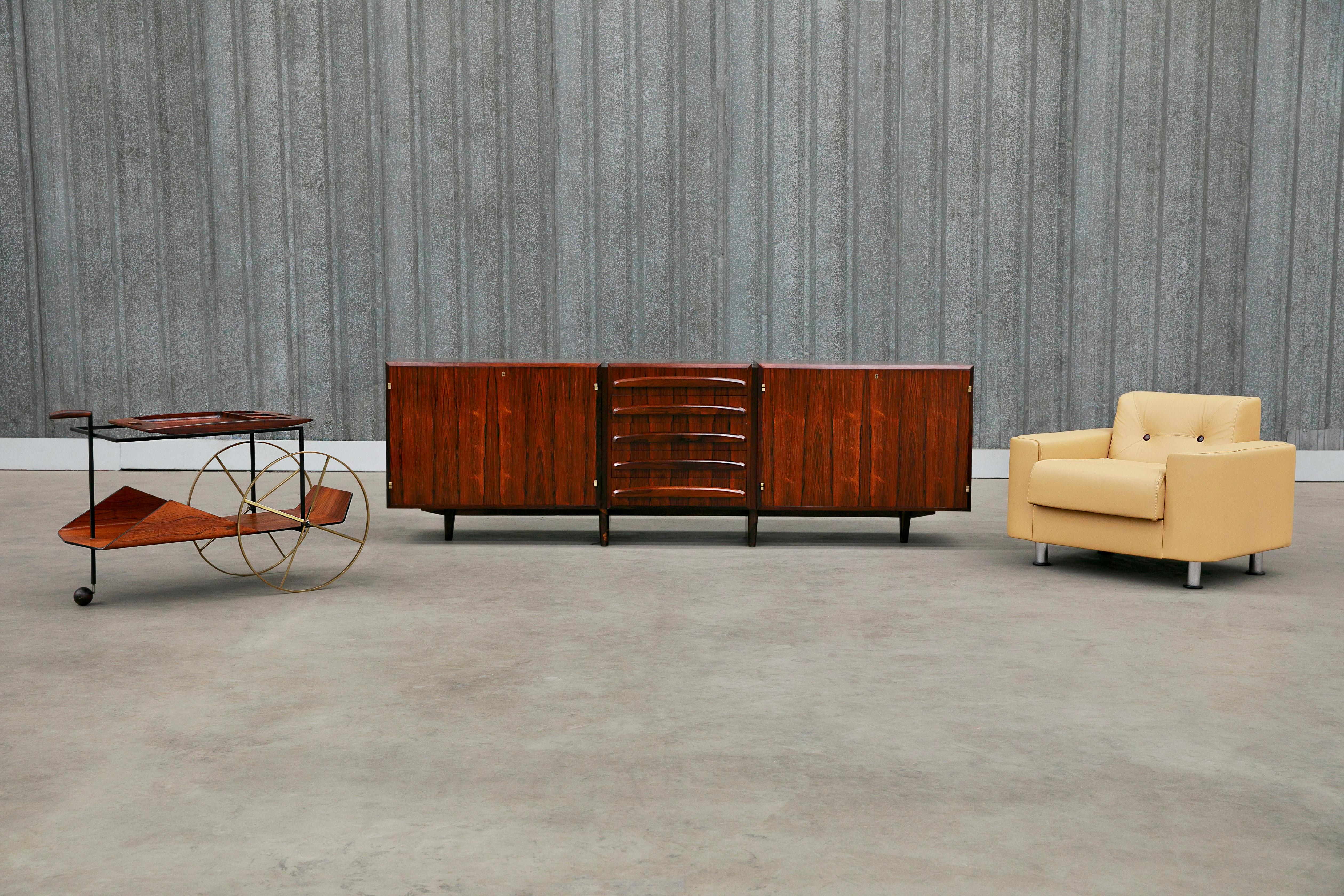 Brazilian Modern Credenza in Hardwood & Brass Handles, Jean Gillon, 1960s For Sale 3