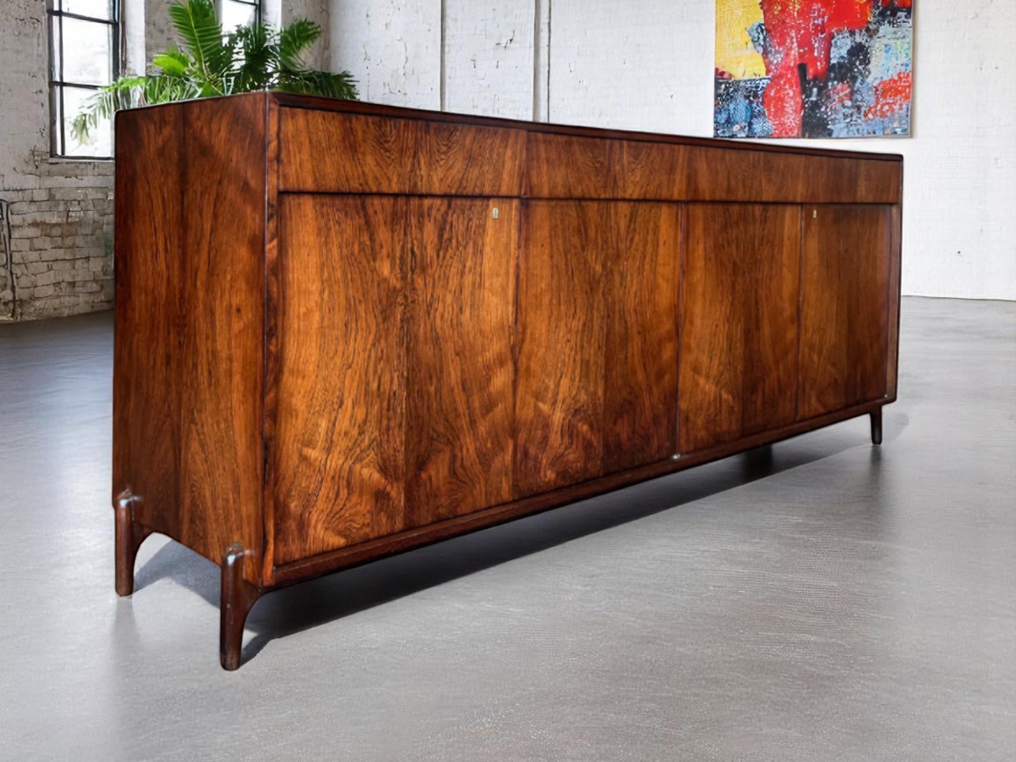 Brasilianische moderne Anrichte aus Hartholz von Francisco Alva, ca. 1960er Jahre im Angebot 6