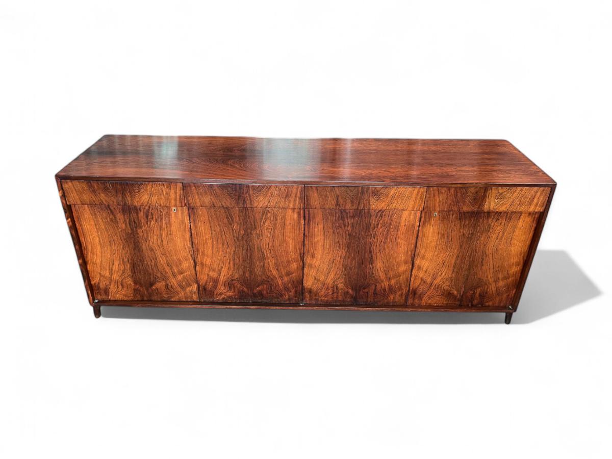 Credenza moderna brasileña en madera dura de Francisco Alva, c. 1960 en Bueno estado para la venta en New York, NY