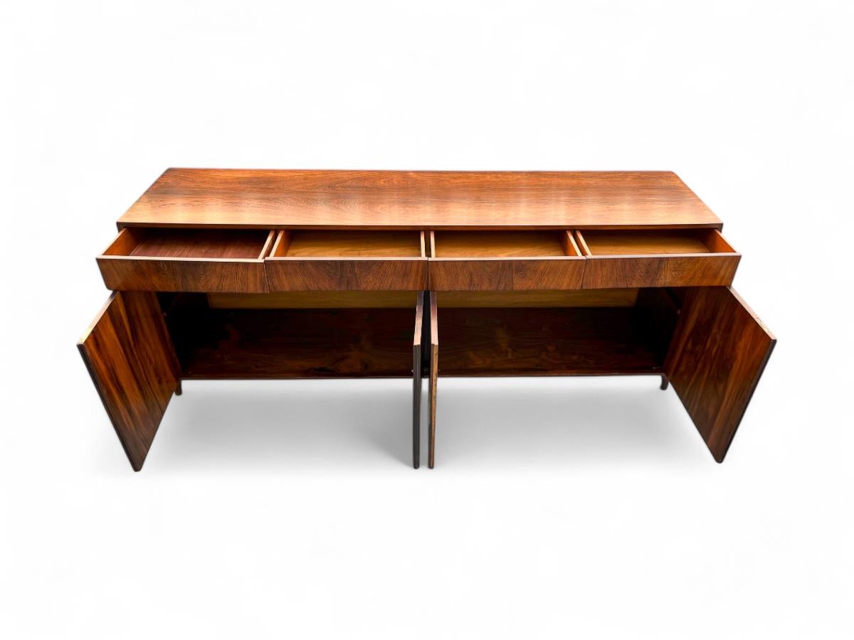 Brasilianische moderne Anrichte aus Hartholz von Francisco Alva, ca. 1960er Jahre im Angebot 3