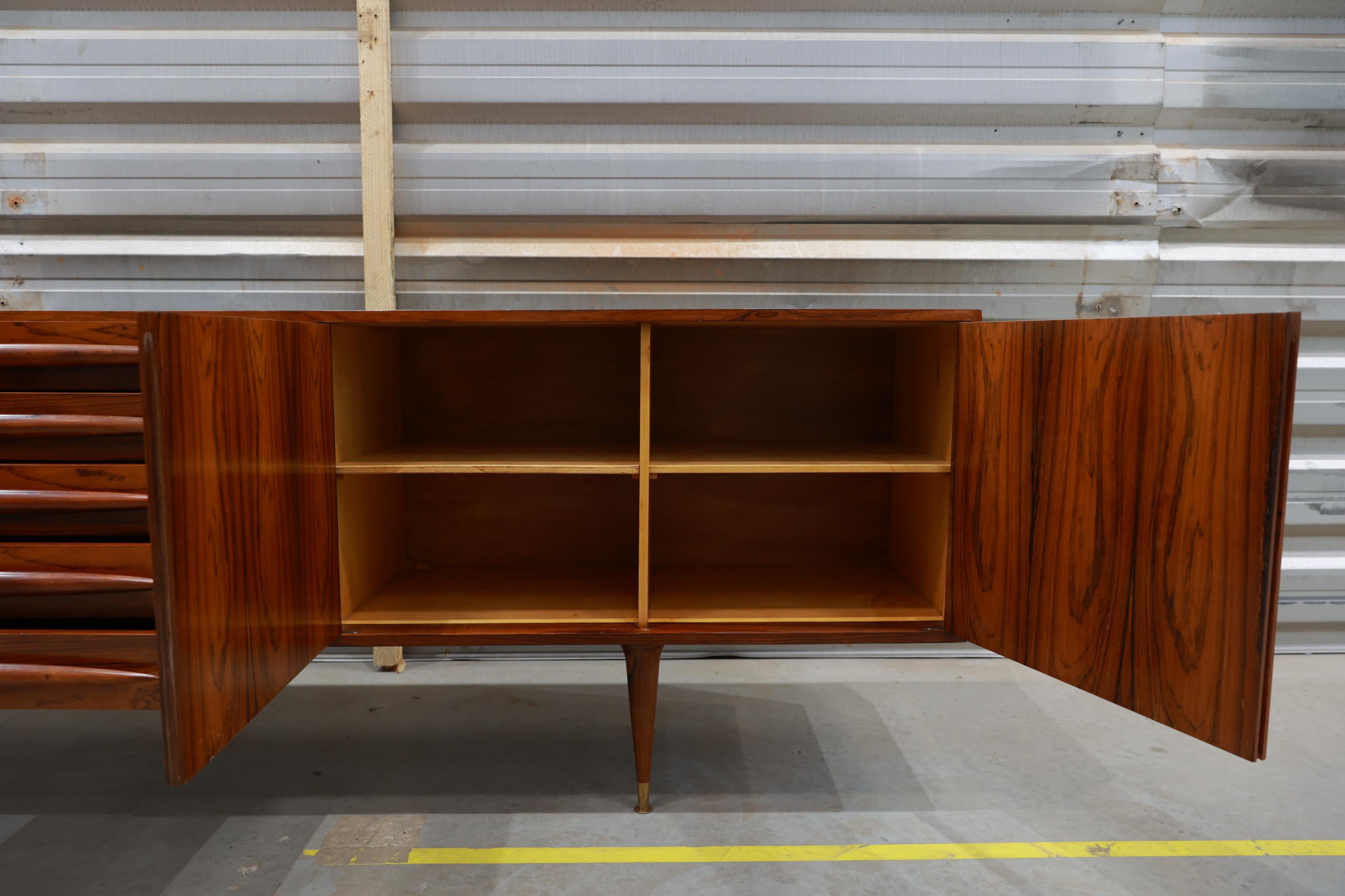 Brazilian Modern Credenza in Hardwood by Giuseppe Scapinelli, 1950’s  1