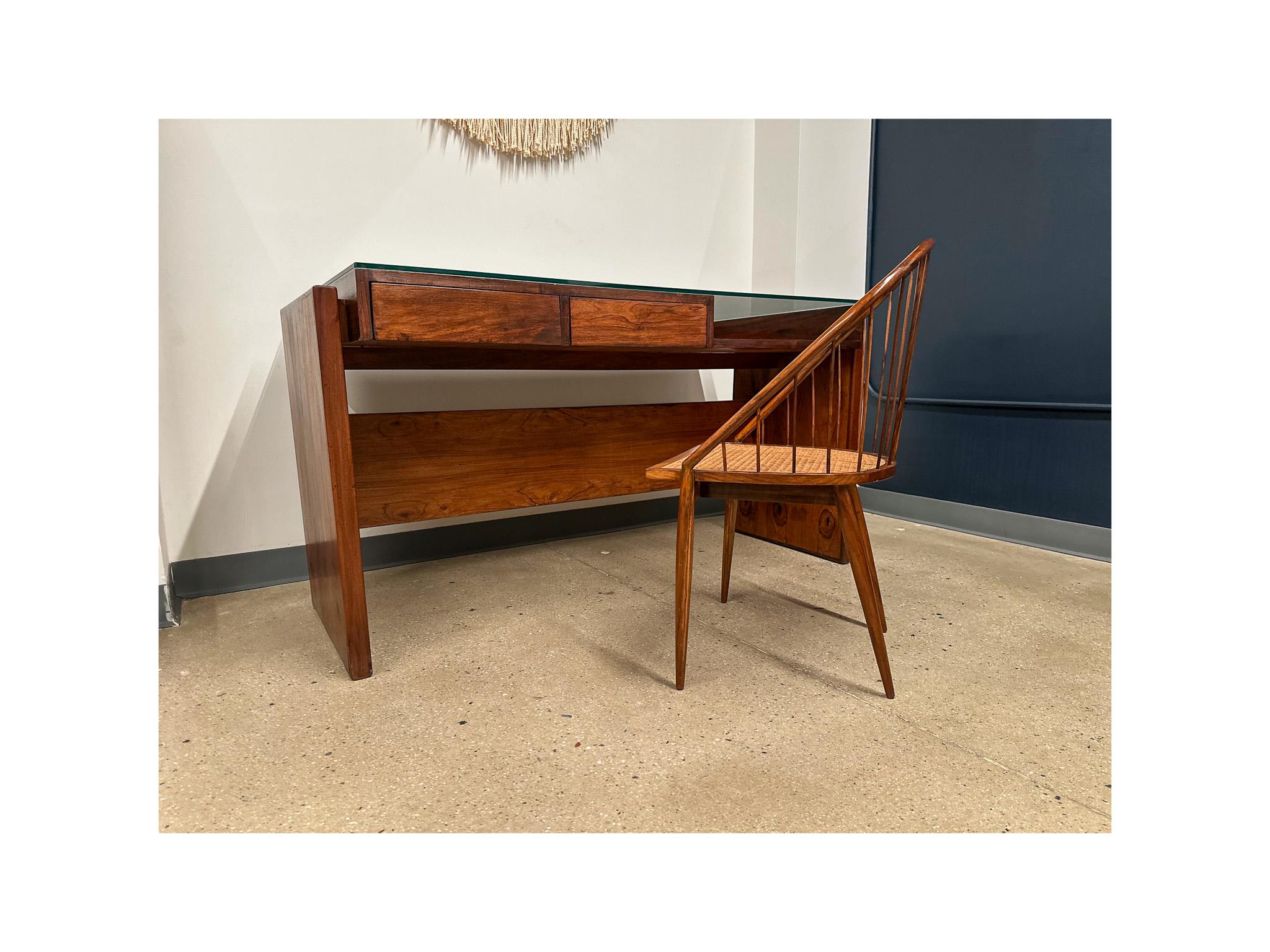 Chaise moderne brésilienne Curva en bois de rose et cannage, Joaquim Tenreiro, années 1960 en vente 2
