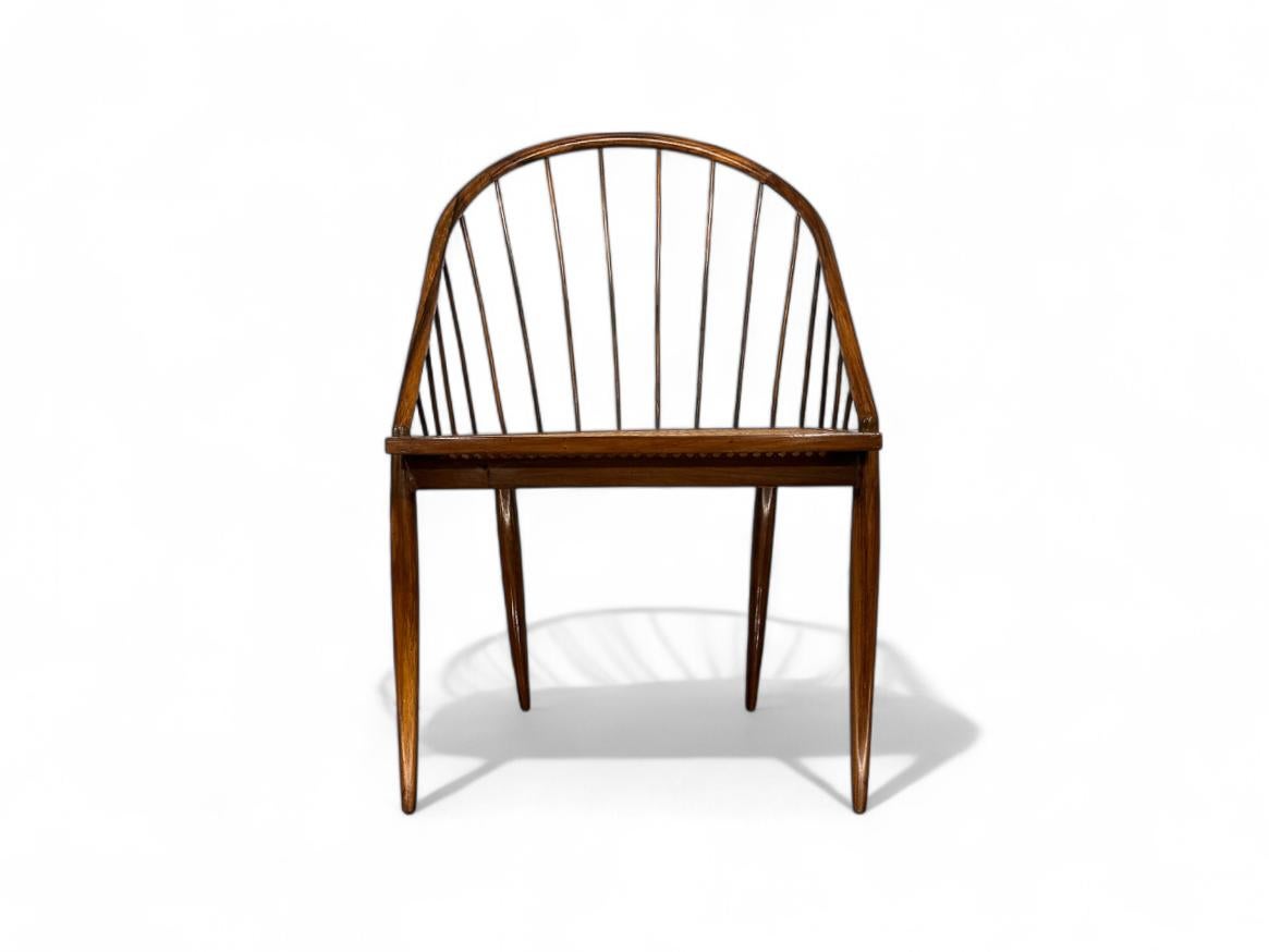 Disponible dès aujourd'hui, cette chaise brésilienne moderne 