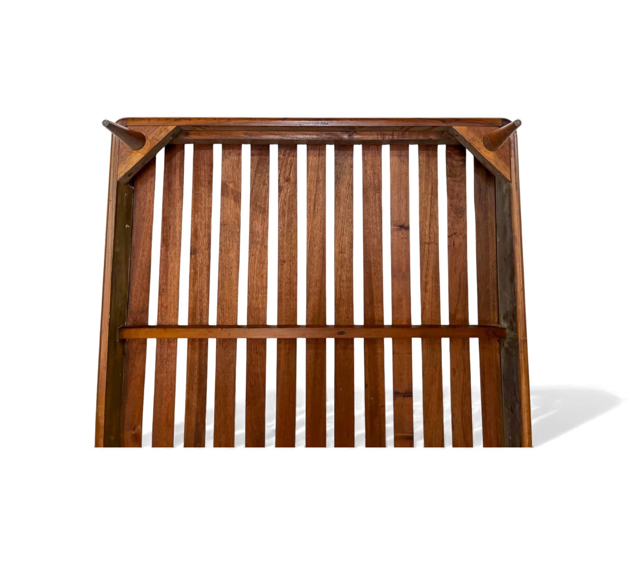 Brazilian Modern Day Bed in Hardwood by Giuseppe Scapinelli, c. 1950s en vente 9