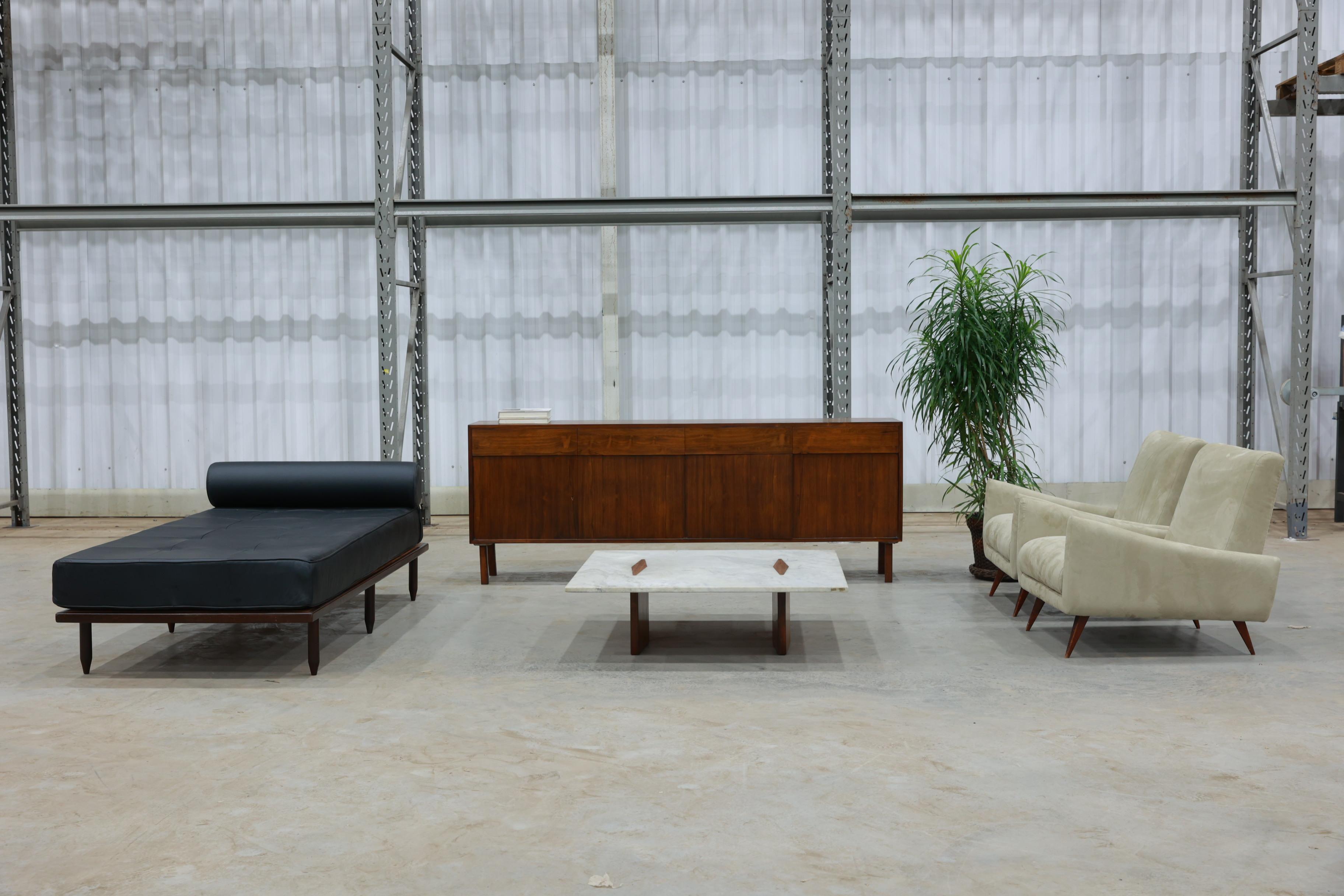 Available today in NYC with domestic free shipping included, this Brazilian Modern Daybed in Hardwood & Black Leather, Carlo Hauner made in Brazil in the 50s is nothing less than spectacular!

This rare daybed was designed by Carlo Hauner for Forma