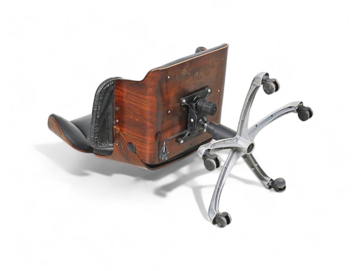 Silla de escritorio moderna brasileña de madera dura y metal, Carlo Fongaro, Brasil, c. 1970 en venta 3