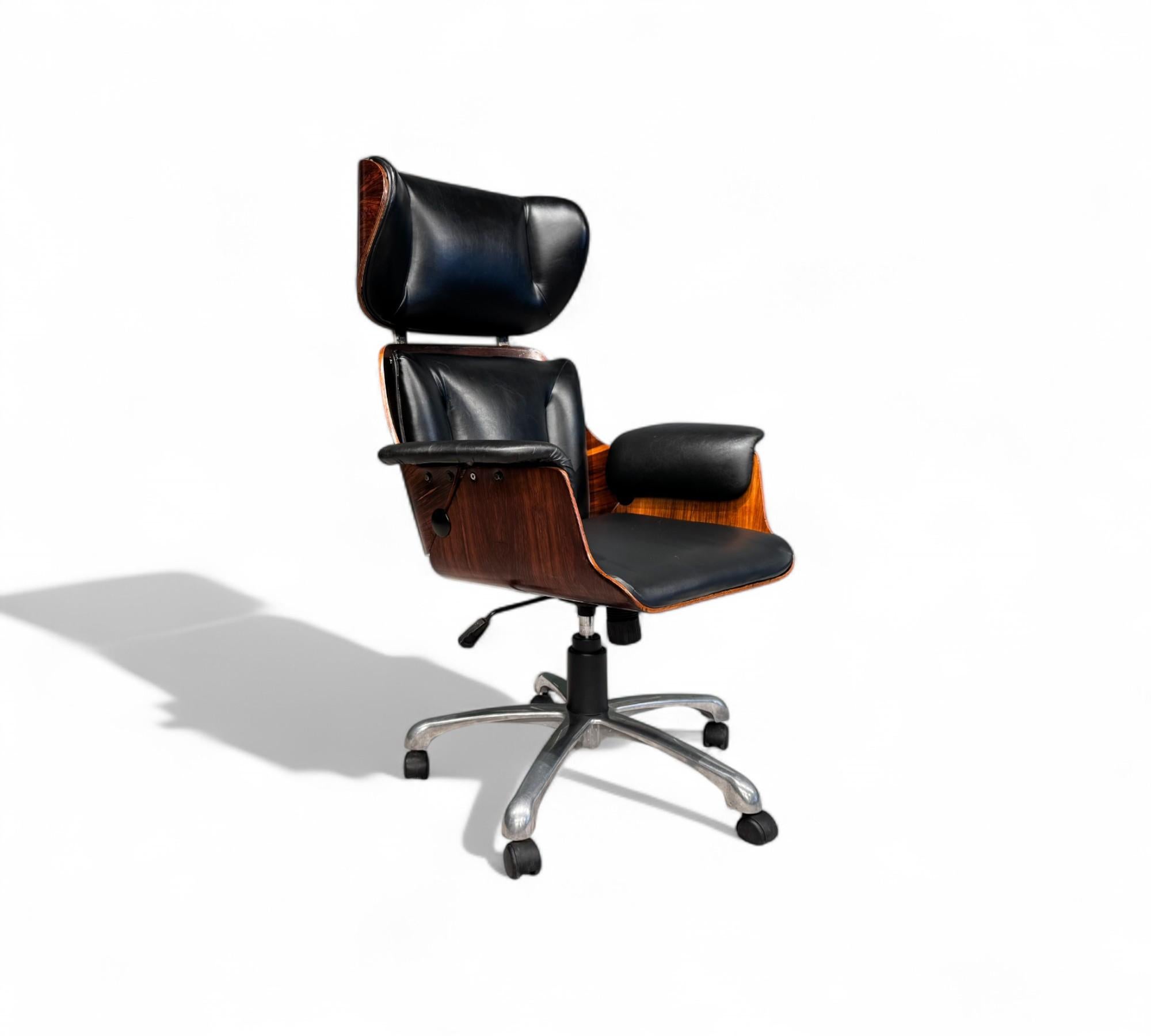 Brazilian Modern Desk Chair in Hardwood & Metal, Carlo Fongaro, Brazil, c. 1970s For Sale 1
