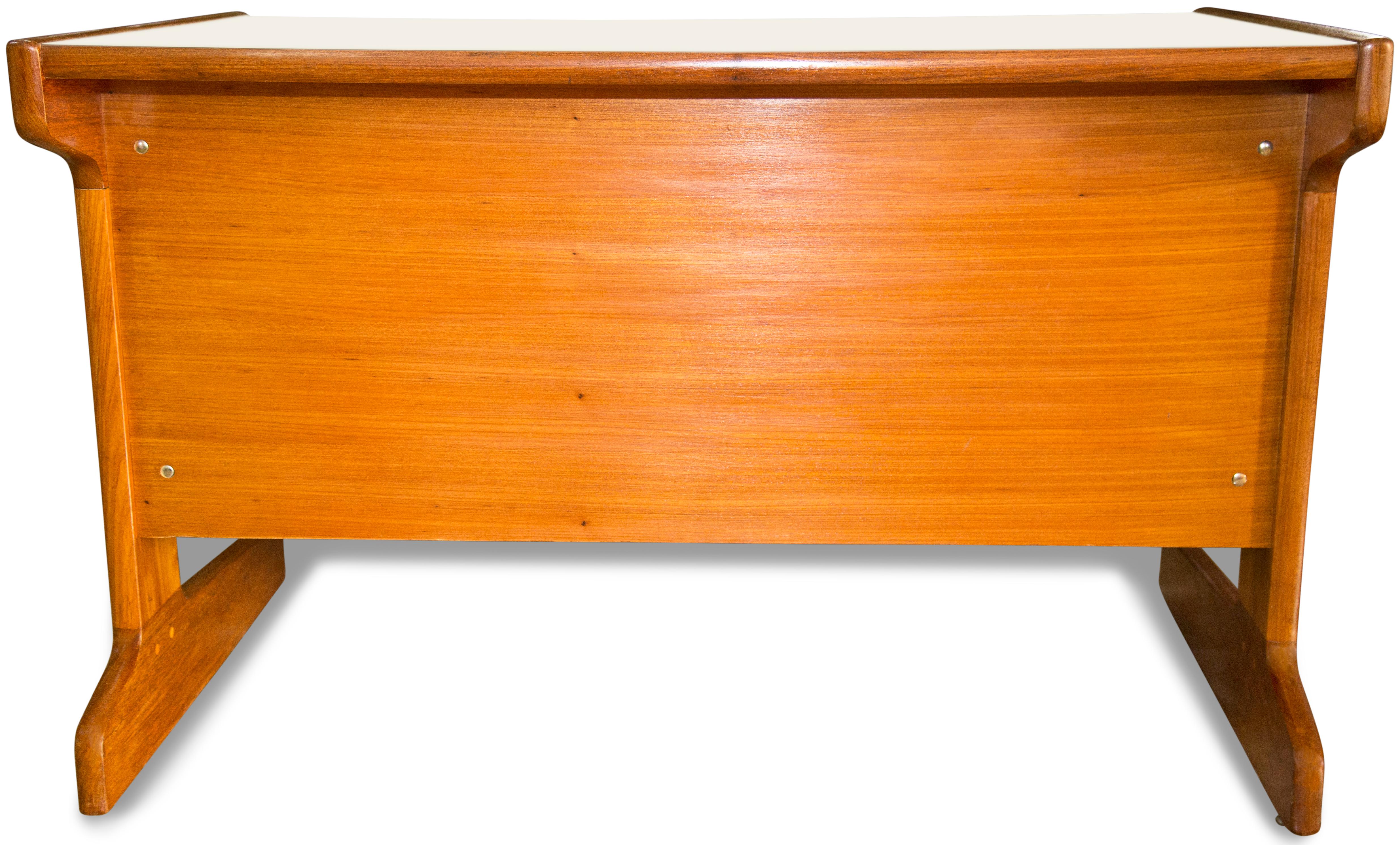 Brazilian Modern Desk in Cerejera Hardwood, Geraldo de Barros, 1970s Brazil For Sale 5