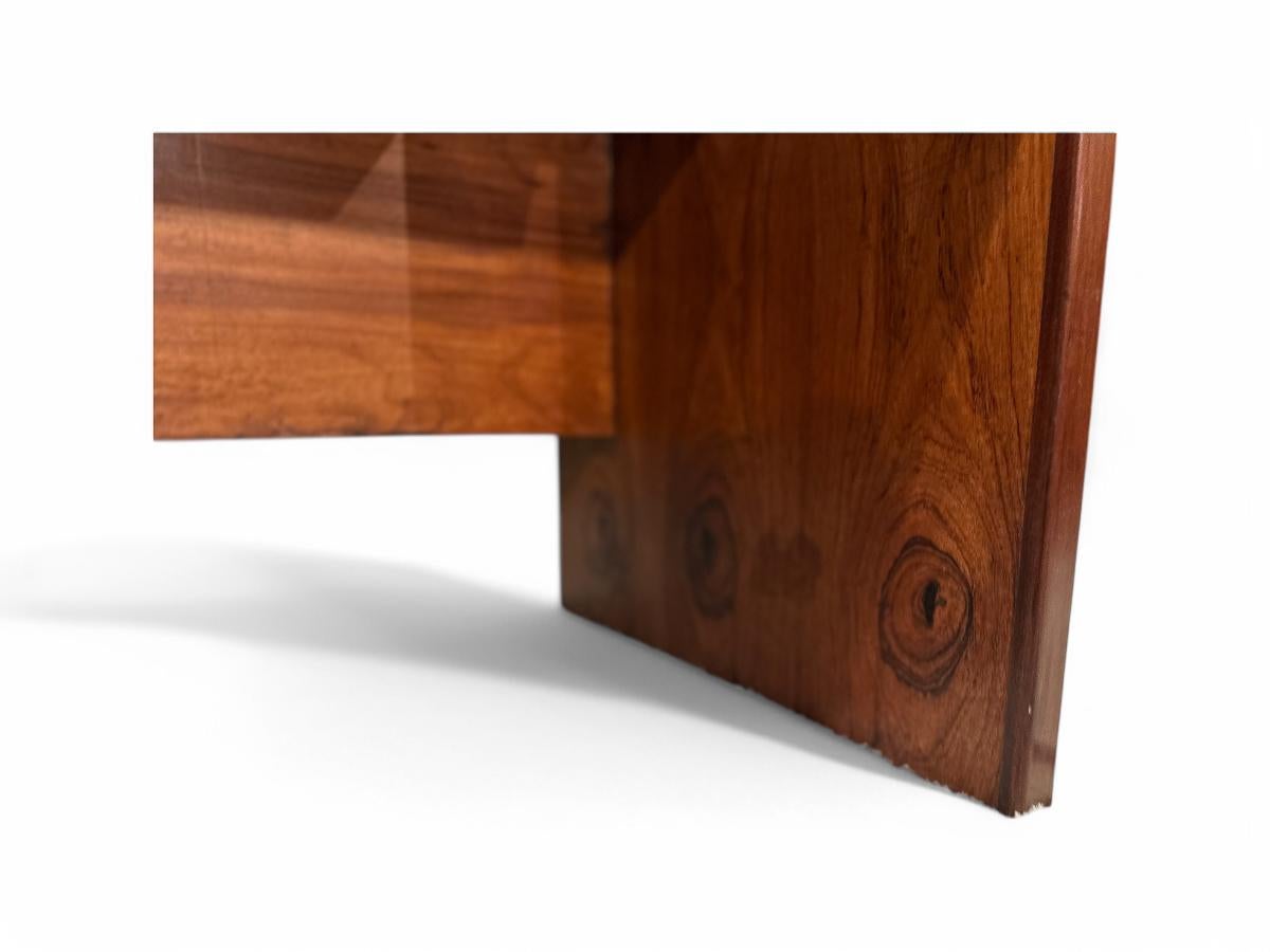 Bureau moderne brésilien en bois de feuillus de Joaquim Tenreiro pour Bloch, 1966 en vente 2