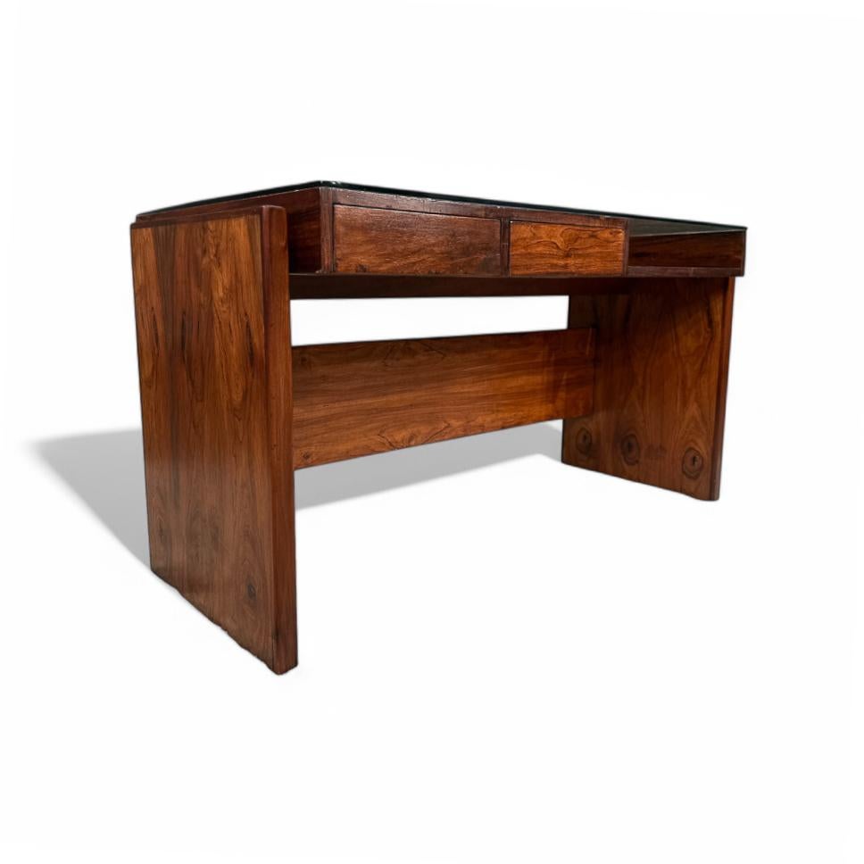 Bureau moderne brésilien en bois de feuillus de Joaquim Tenreiro pour Bloch, 1966 en vente 3