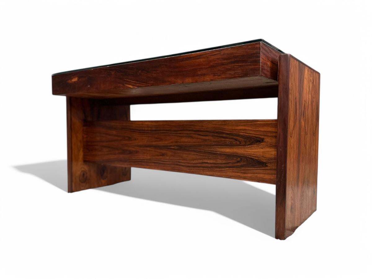 Fait main Bureau moderne brésilien en bois de feuillus de Joaquim Tenreiro pour Bloch, 1966 en vente