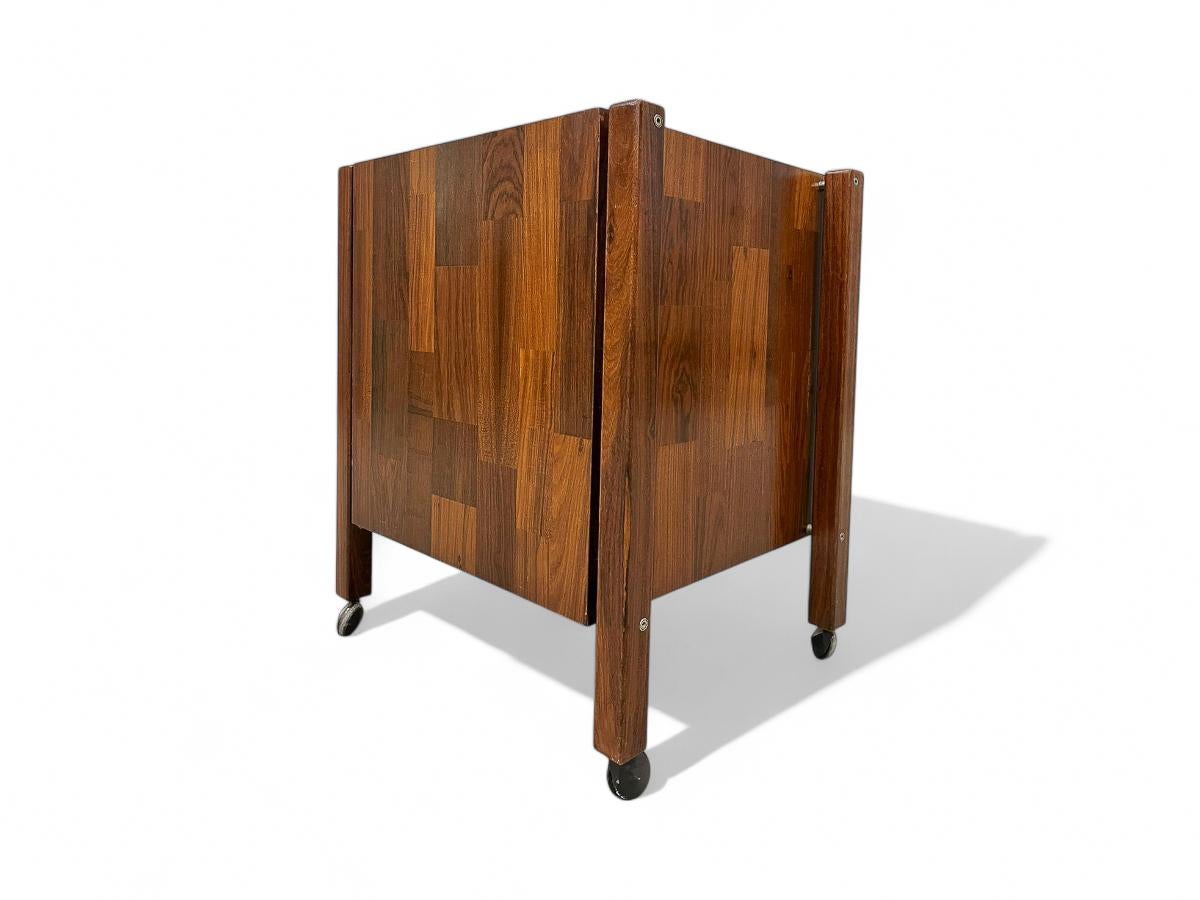Escritorio moderno brasileño en madera dura con archivador, Jorge Zalszupin, años 60 en venta 6