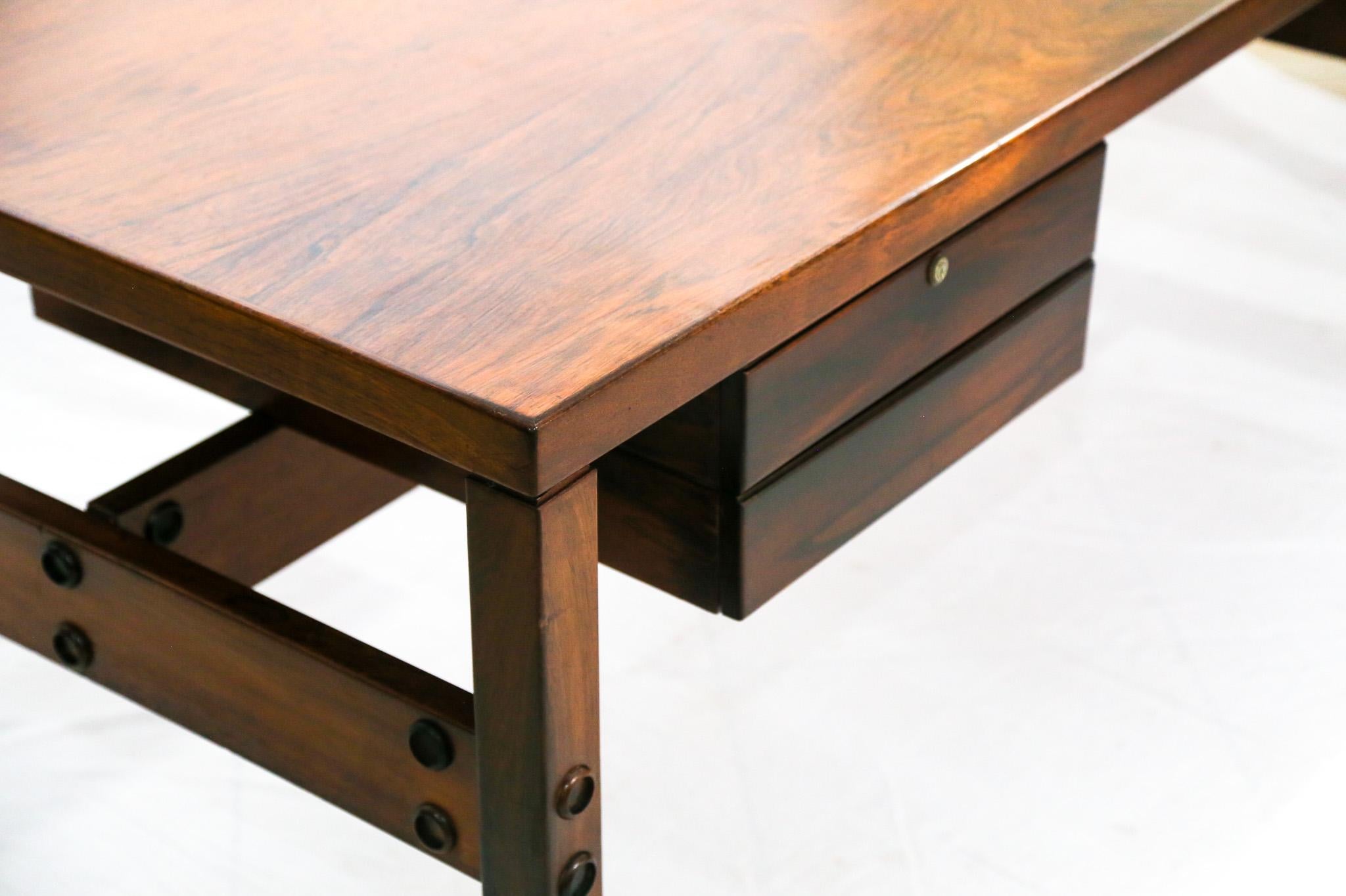 Brazilian Modern Desk in Hardwood with Floating Drawers, Sergio Rodrigues, 1960s For Sale 2