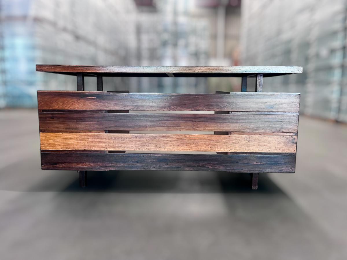 Escritorio moderno brasileño con ocho cajones en madera dura de Ava, años 60, Brasil en venta 4
