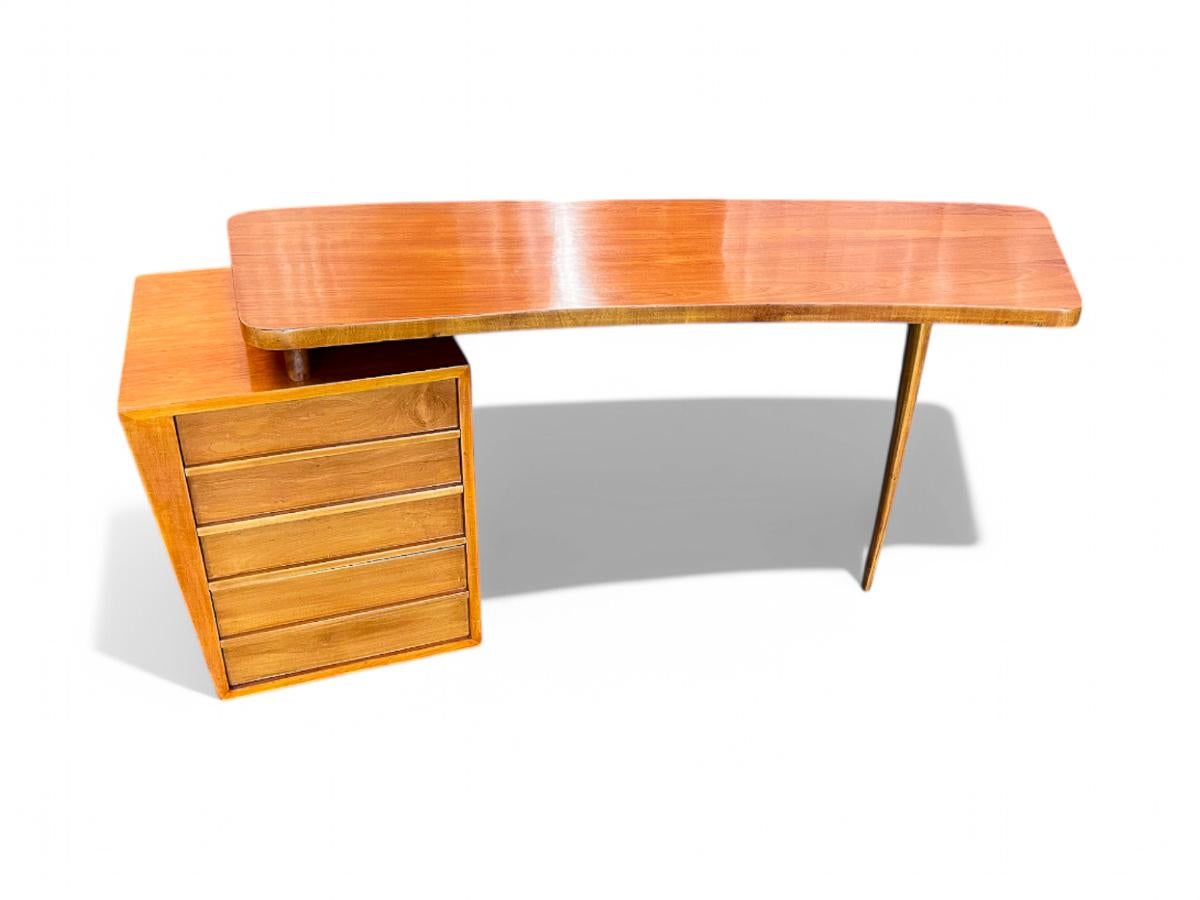 Bureau moderne brésilien de forme organique en bois dur, Joaquim Tenreiro, années 1950 en vente 2
