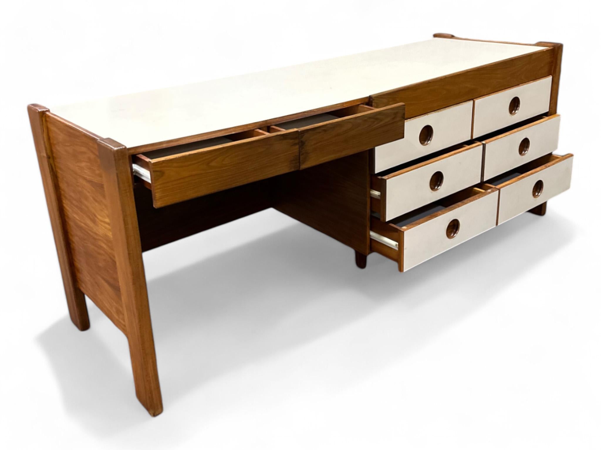 Brazilian Modern Dresser with Six drawers in Hardwood, Jorge Zalszupin, c. 1970s For Sale 9
