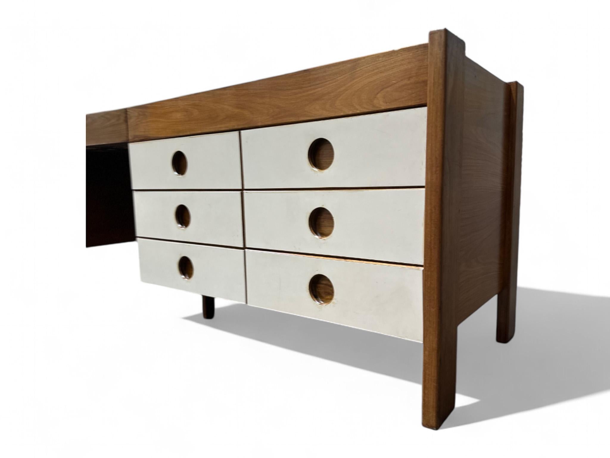 Brazilian Modern Dresser with Six drawers in Hardwood, Jorge Zalszupin, c. 1970s For Sale 2