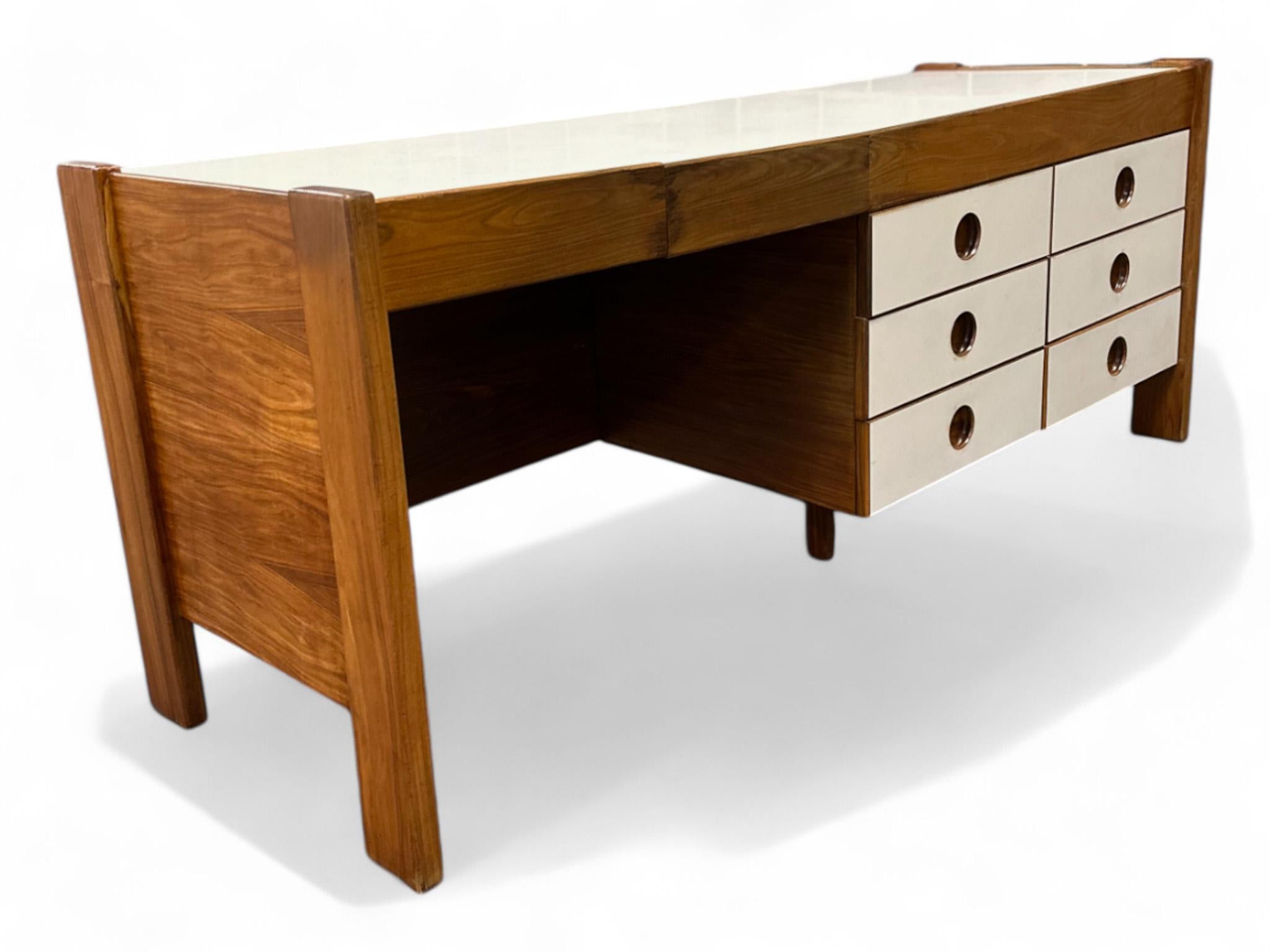 Brazilian Modern Dresser with Six drawers in Hardwood, Jorge Zalszupin, c. 1970s For Sale 3