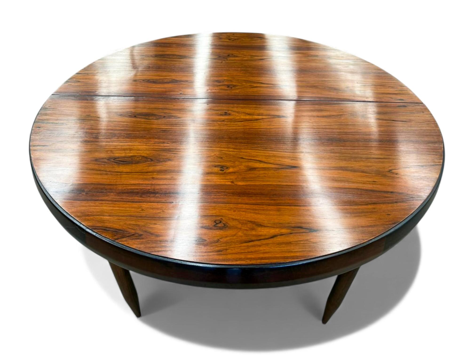 Brazilian Modern Extendable Round Table in Hardwood, Jorge Jabour, c. 1960s For Sale 6