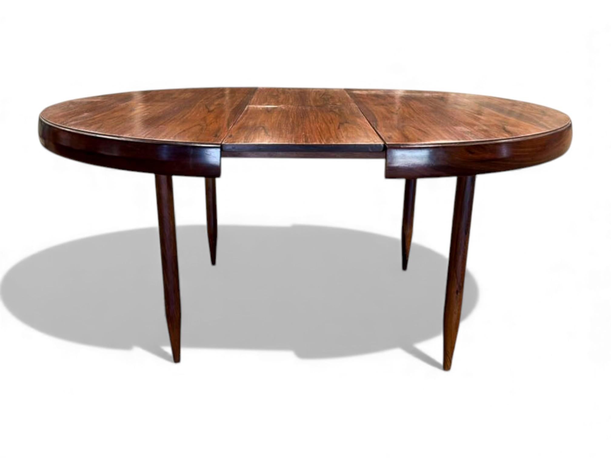 Brazilian Modern Extendable Round Table in Hardwood, Jorge Jabour, c. 1960s For Sale 8