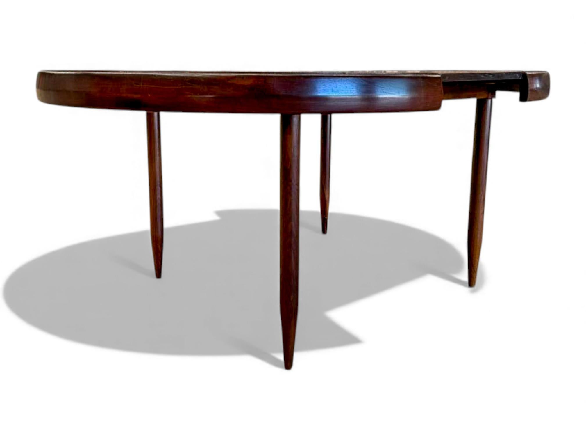 Brazilian Modern Extendable Round Table in Hardwood, Jorge Jabour, c. 1960s For Sale 3