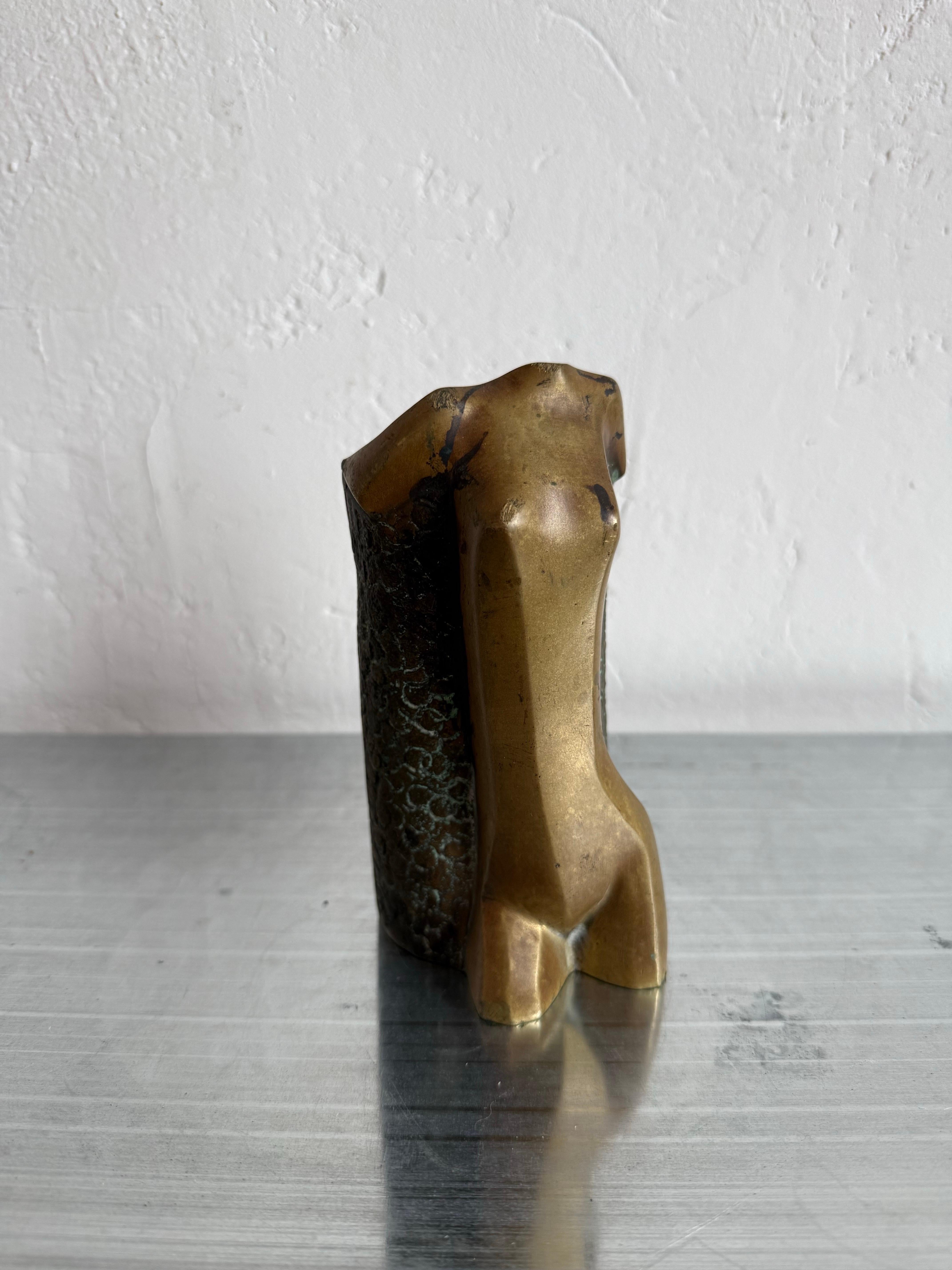 Brasilianische moderne weibliche skulpturale Vase oder Stifthalter, 1960er Jahre (Moderne der Mitte des Jahrhunderts) im Angebot