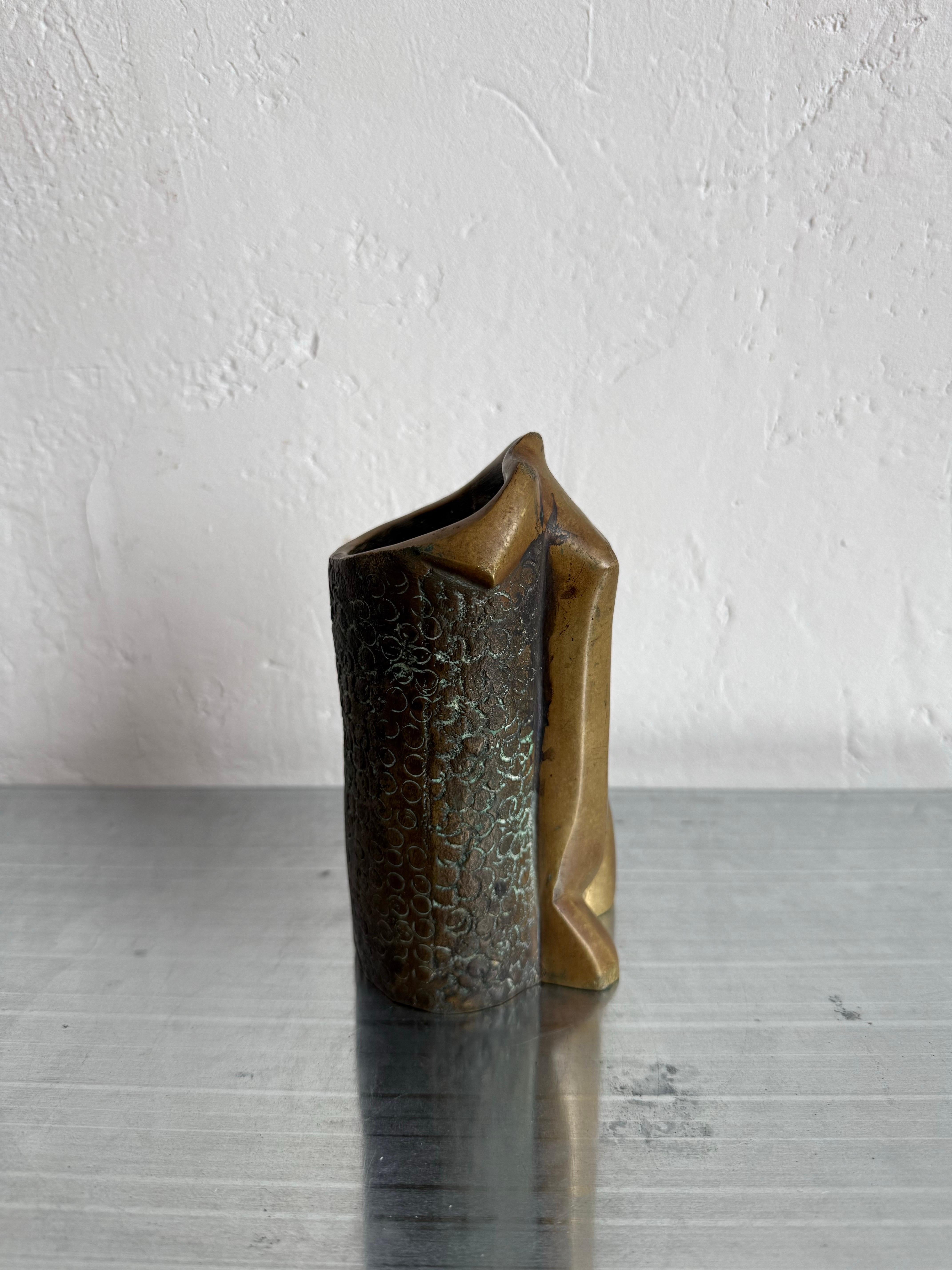 Brasilianische moderne weibliche skulpturale Vase oder Stifthalter, 1960er Jahre im Angebot 3