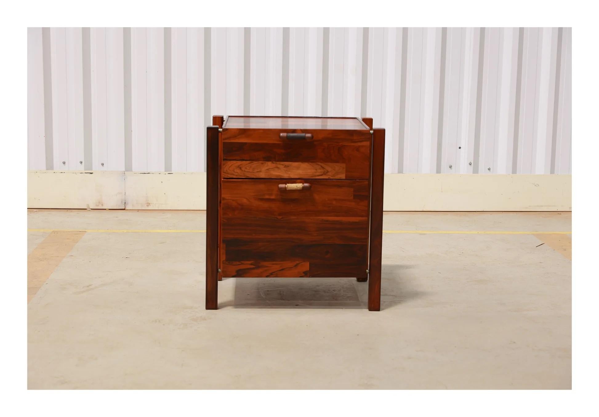 Brasilianischer moderner Aktenschrank mit Schubladen aus Hartholz, Jorge Zalszupin, 1960er Jahre (Moderne der Mitte des Jahrhunderts) im Angebot