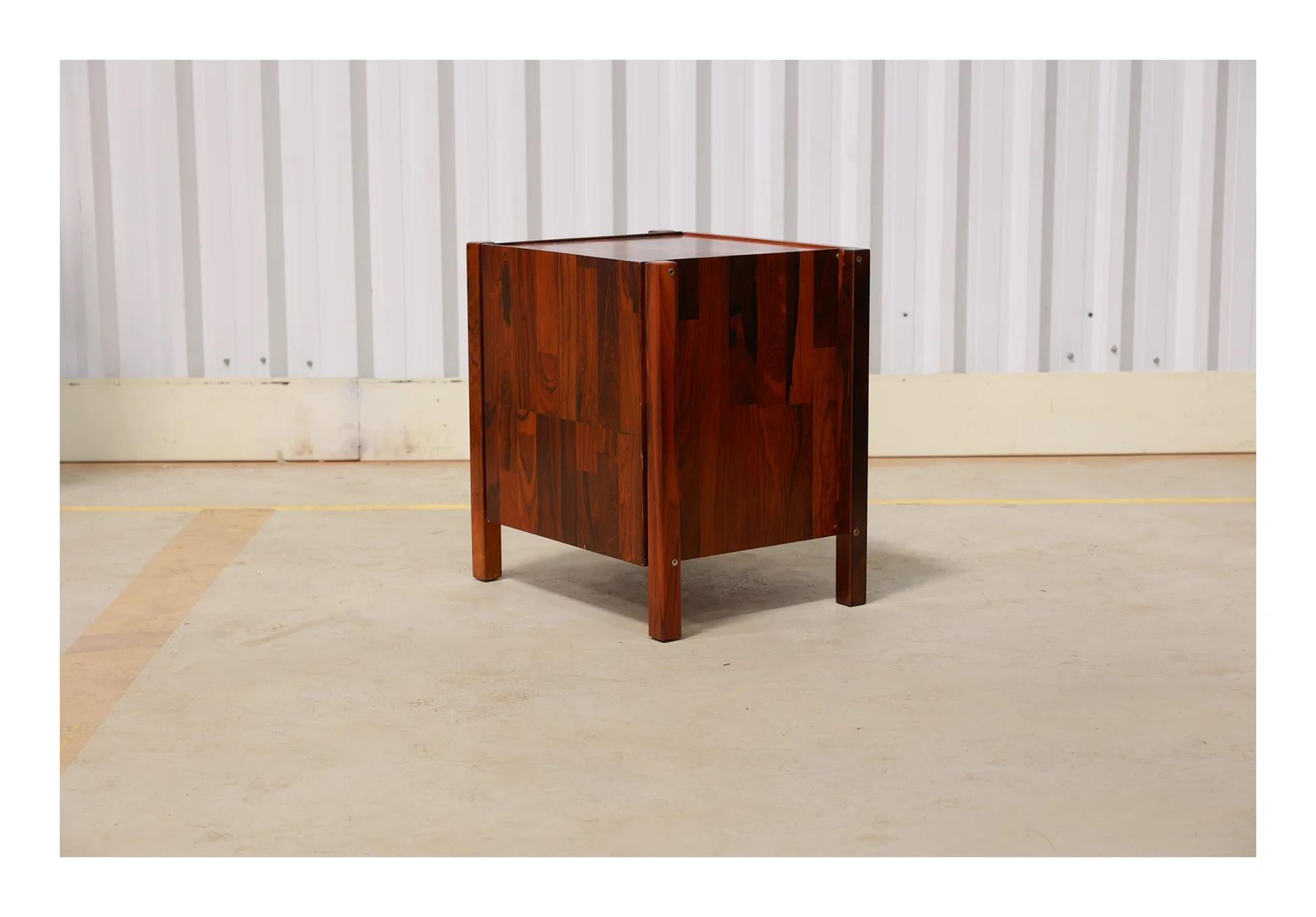 Brasilianischer moderner Aktenschrank mit Schubladen aus Hartholz, Jorge Zalszupin, 1960er Jahre im Zustand „Gut“ im Angebot in New York, NY
