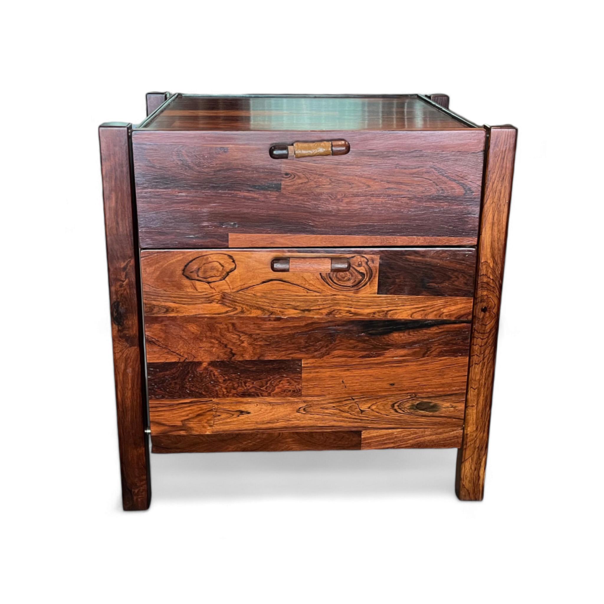 Brasilianischer moderner Aktenschrank mit Schubladen aus Hartholz, Jorge Zalszupin, 1960er Jahre (20. Jahrhundert) im Angebot