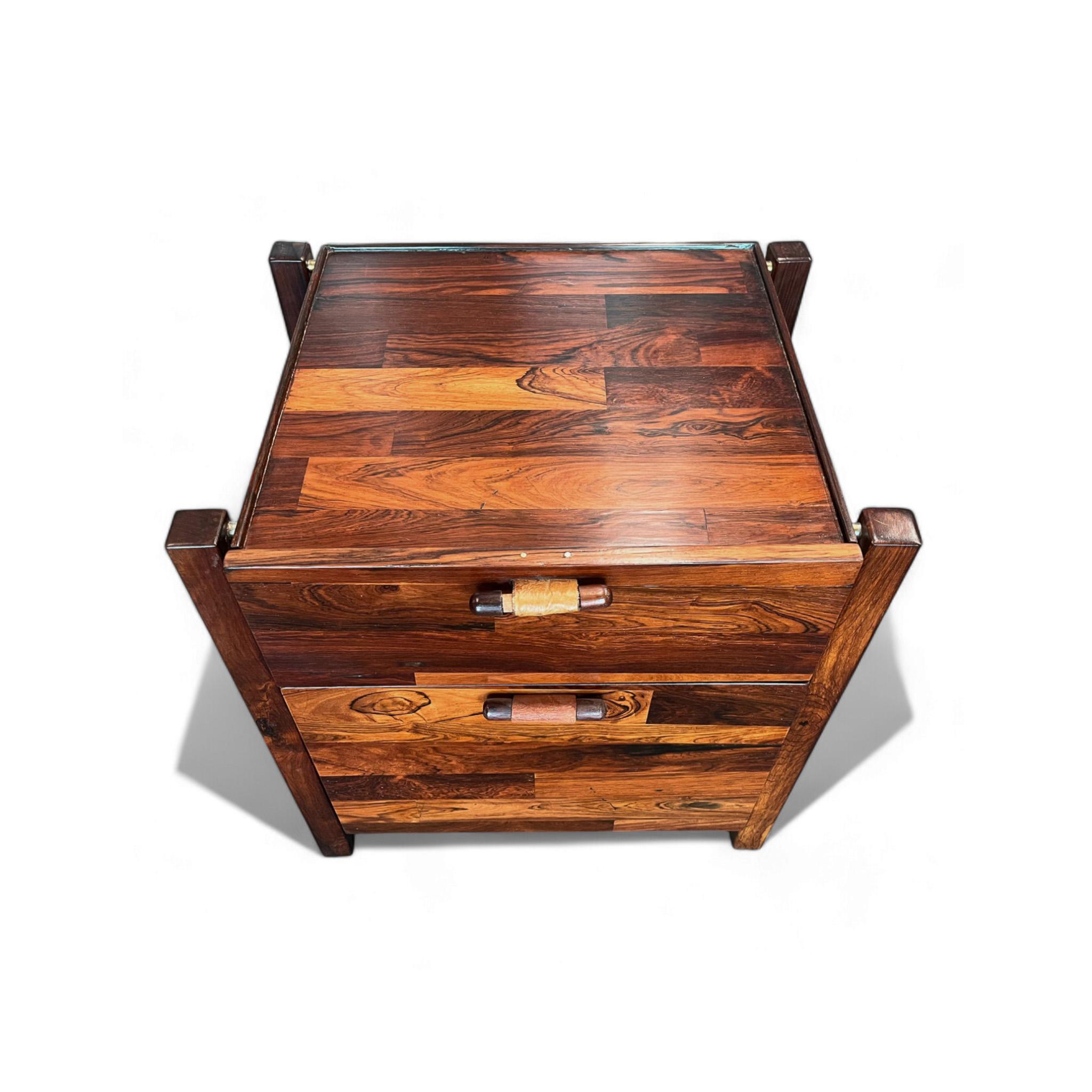 Brasilianischer moderner Aktenschrank mit Schubladen aus Hartholz, Jorge Zalszupin, 1960er Jahre im Angebot 1