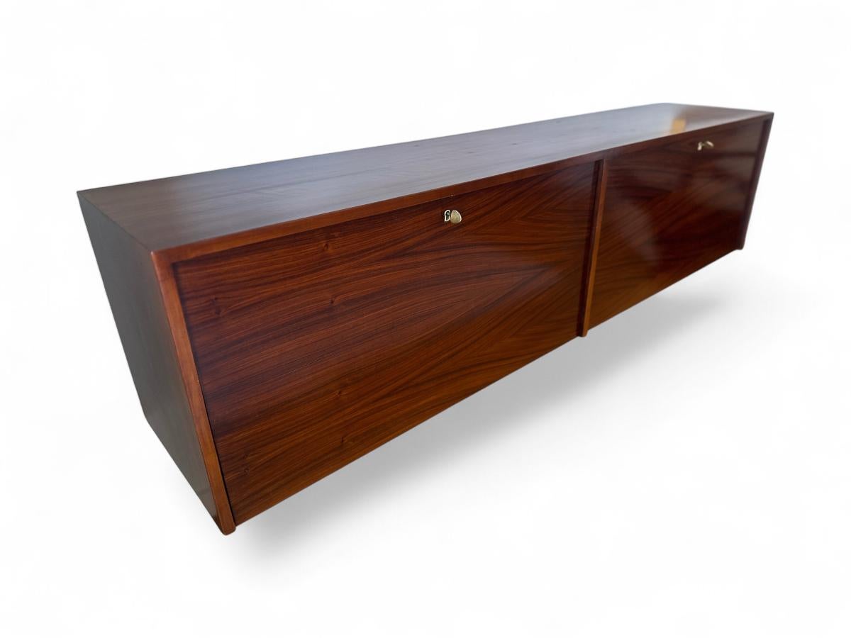 Mid-Century moderno Credenza galleggiante moderna brasiliana in legno duro, Carlo Hauner, anni '50 in vendita