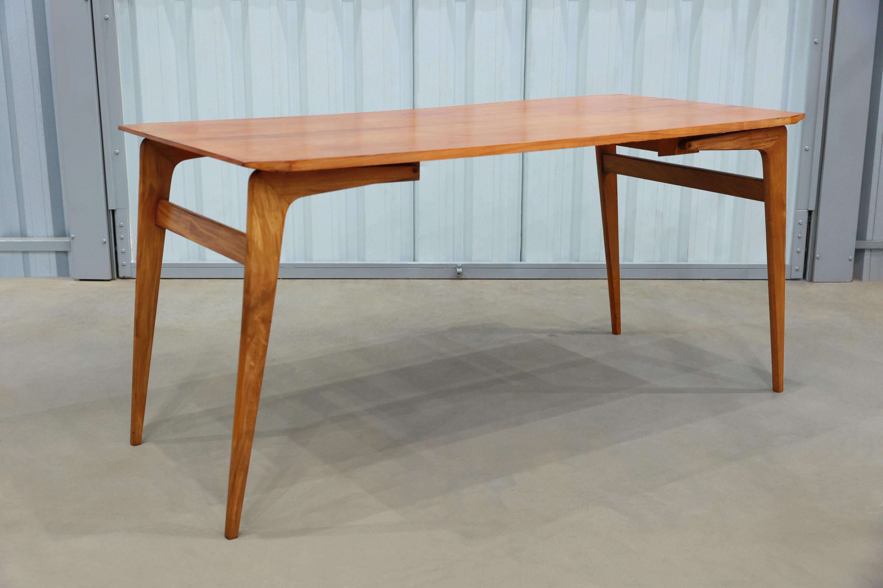 20ième siècle Table de salle à manger et table basse pliable moderne brésilienne en bois dur, Carlo Hauner Brésil