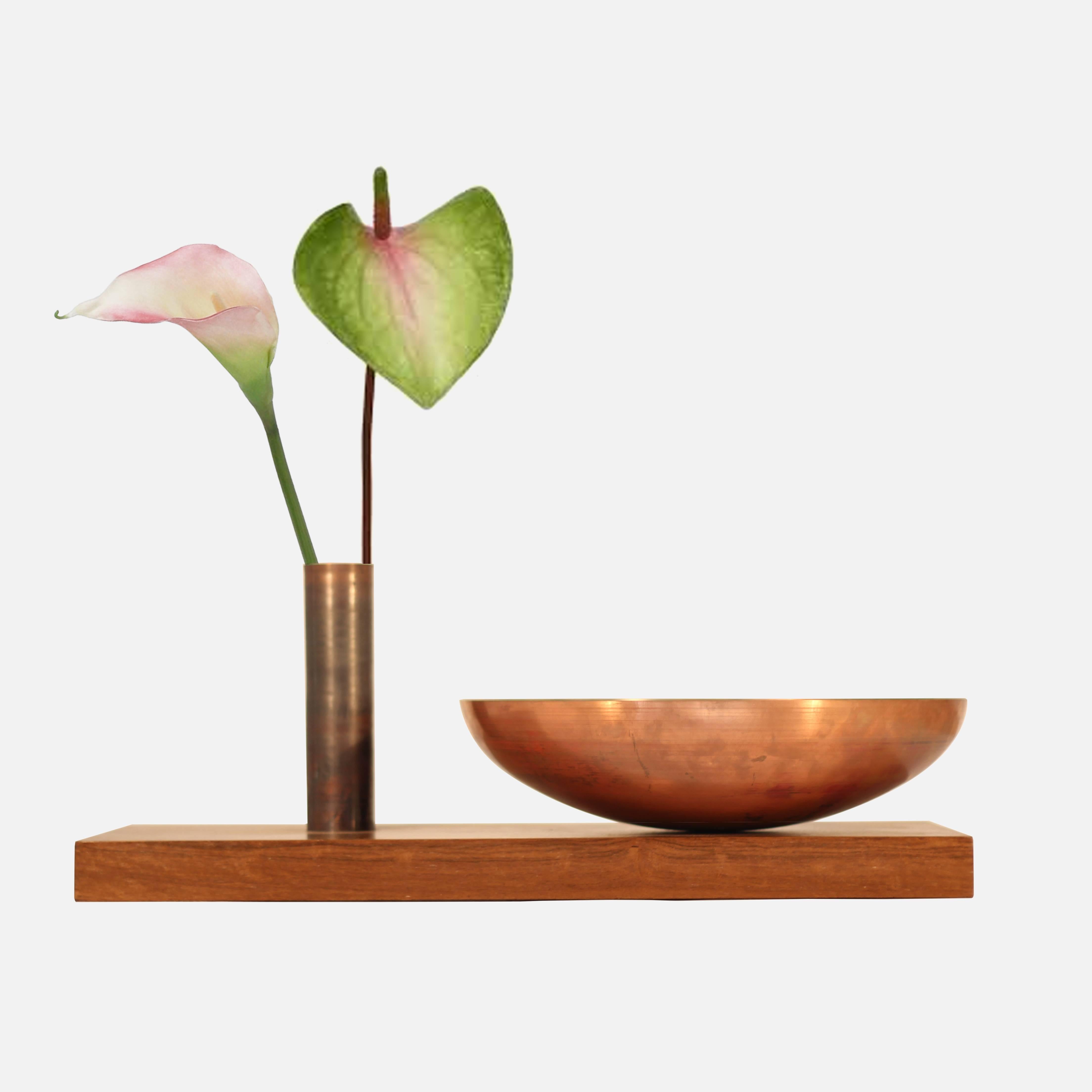 Brazilian modernist fruit bowl, in copper and Imbuia wood laminated. Brazil, contemporary designer. In stock.
 
 